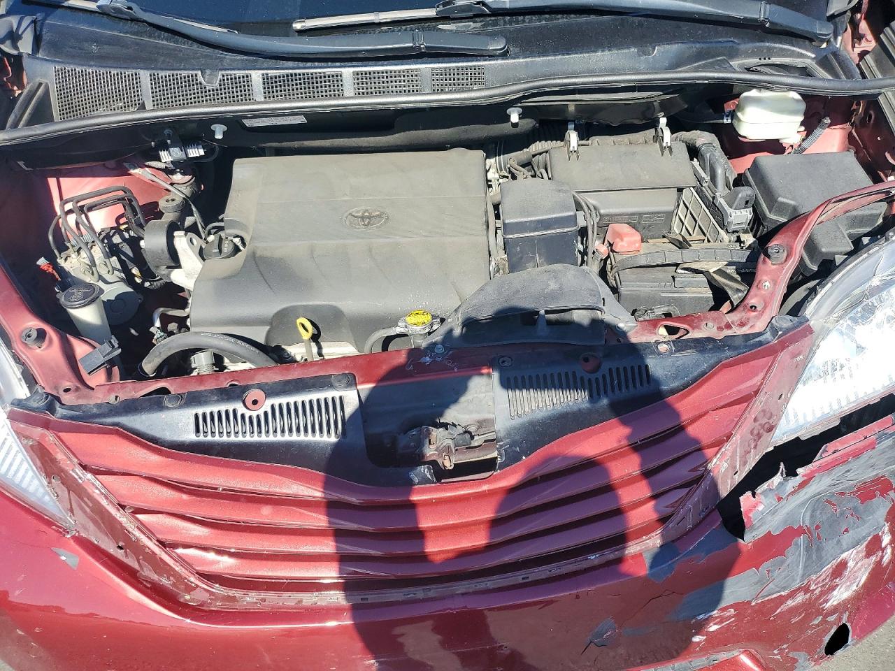 2015 Toyota Sienna Le Burgundy vin: 5TDKK3DC8FS535110