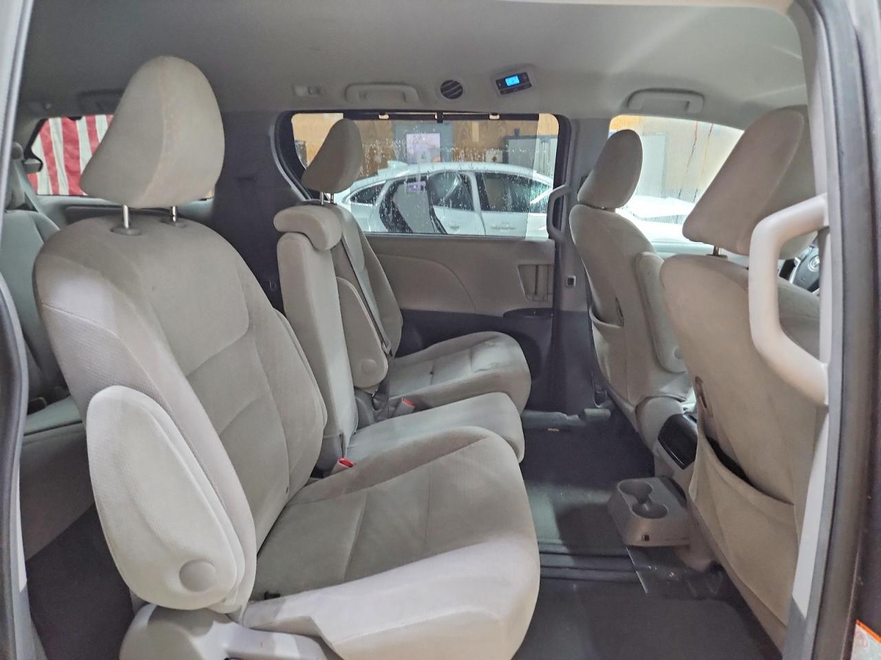 2015 Toyota Sienna Le Gray vin: 5TDKK3DC8FS565286
