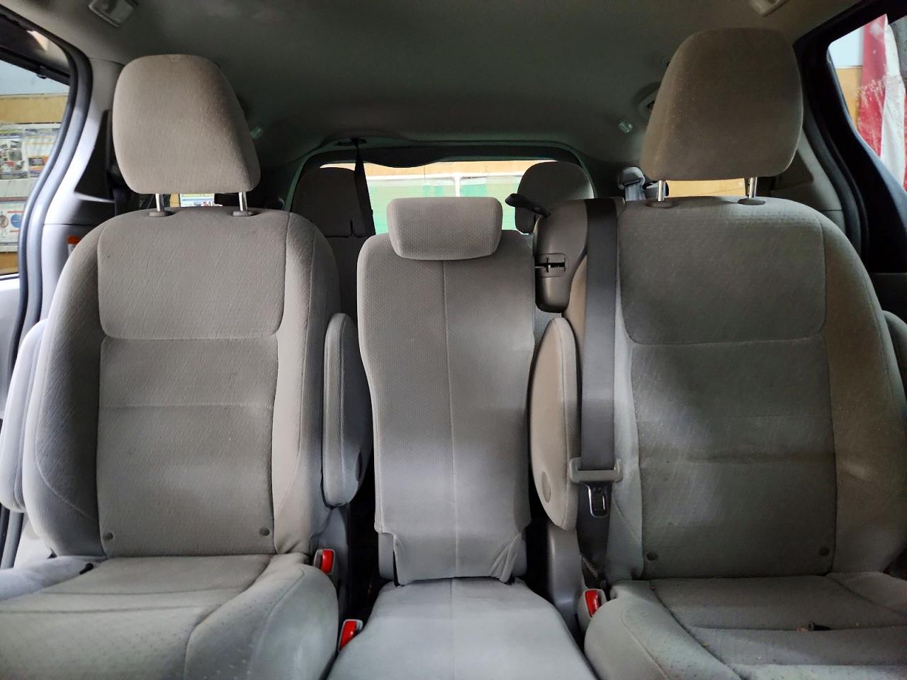 2015 Toyota Sienna Le Gray vin: 5TDKK3DC8FS565286