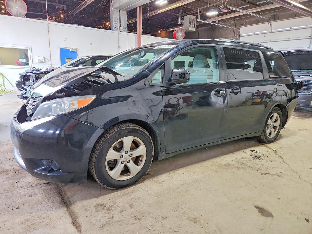2015 Toyota Sienna Le Black vin: 5TDKK3DC8FS581830