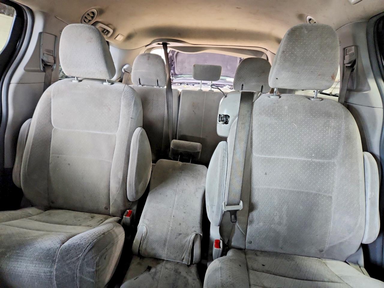 2015 Toyota Sienna Le Black vin: 5TDKK3DC8FS581830