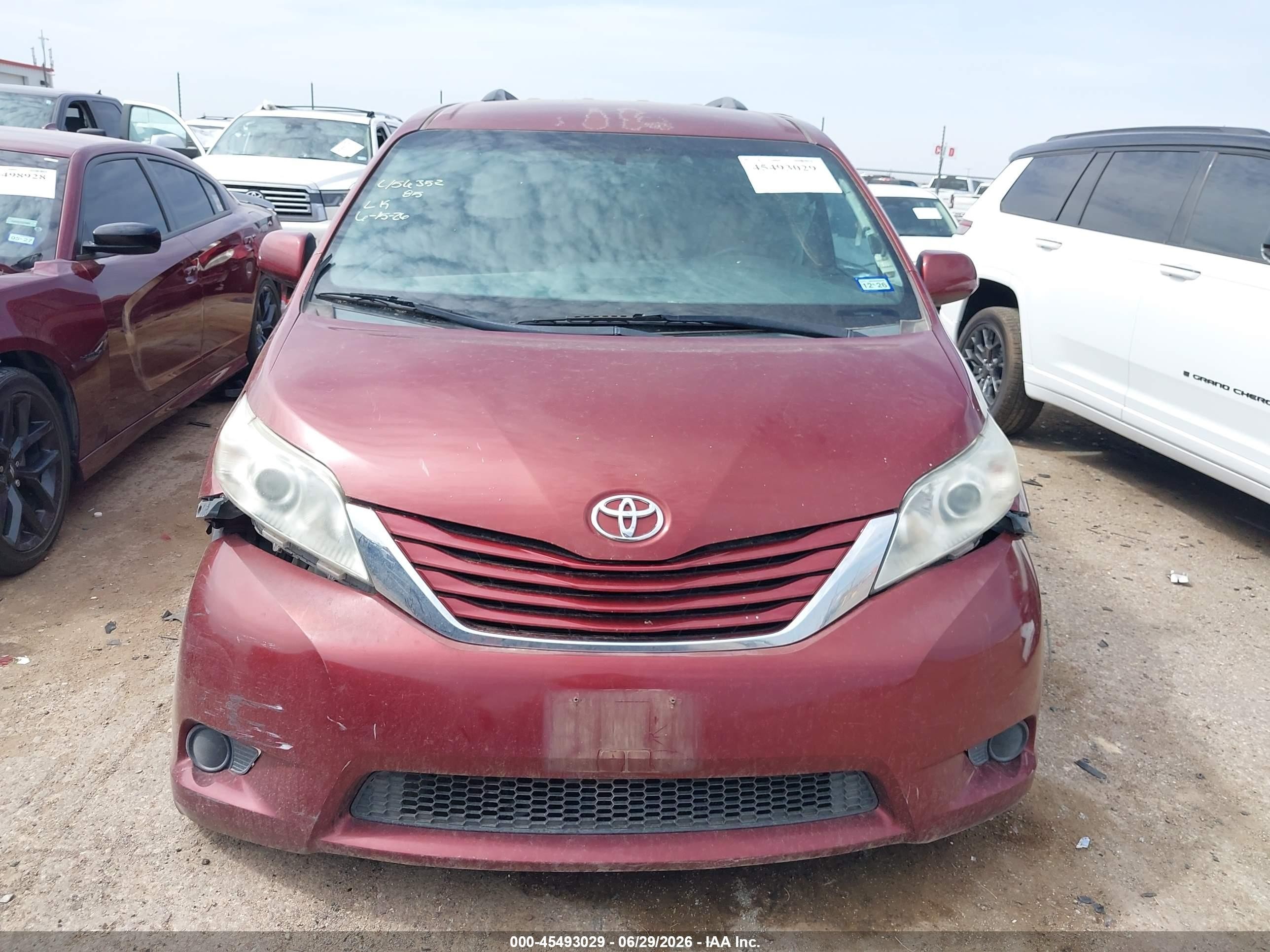 2015 Toyota Sienna Le 8 Passenger Maroon vin: 5TDKK3DC8FS592777