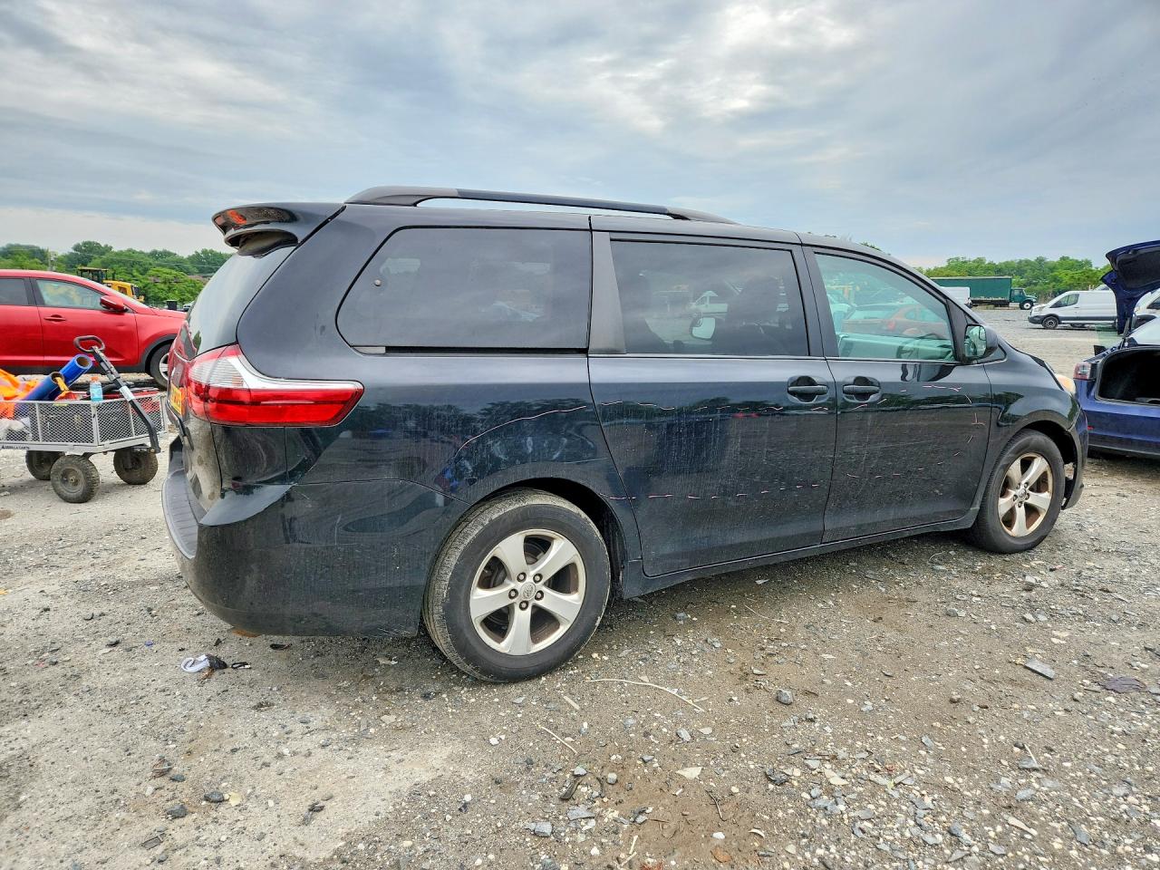 2015 Toyota Sienna Le Black vin: 5TDKK3DC8FS604717