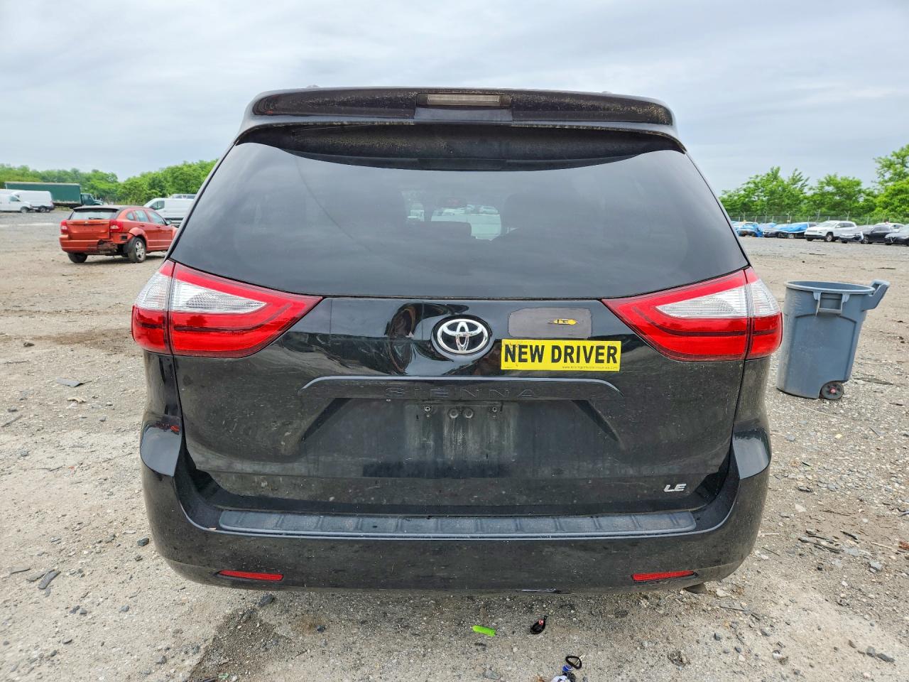 2015 Toyota Sienna Le Black vin: 5TDKK3DC8FS604717