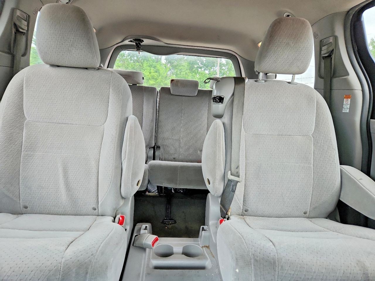 2015 Toyota Sienna Le Black vin: 5TDKK3DC8FS604717