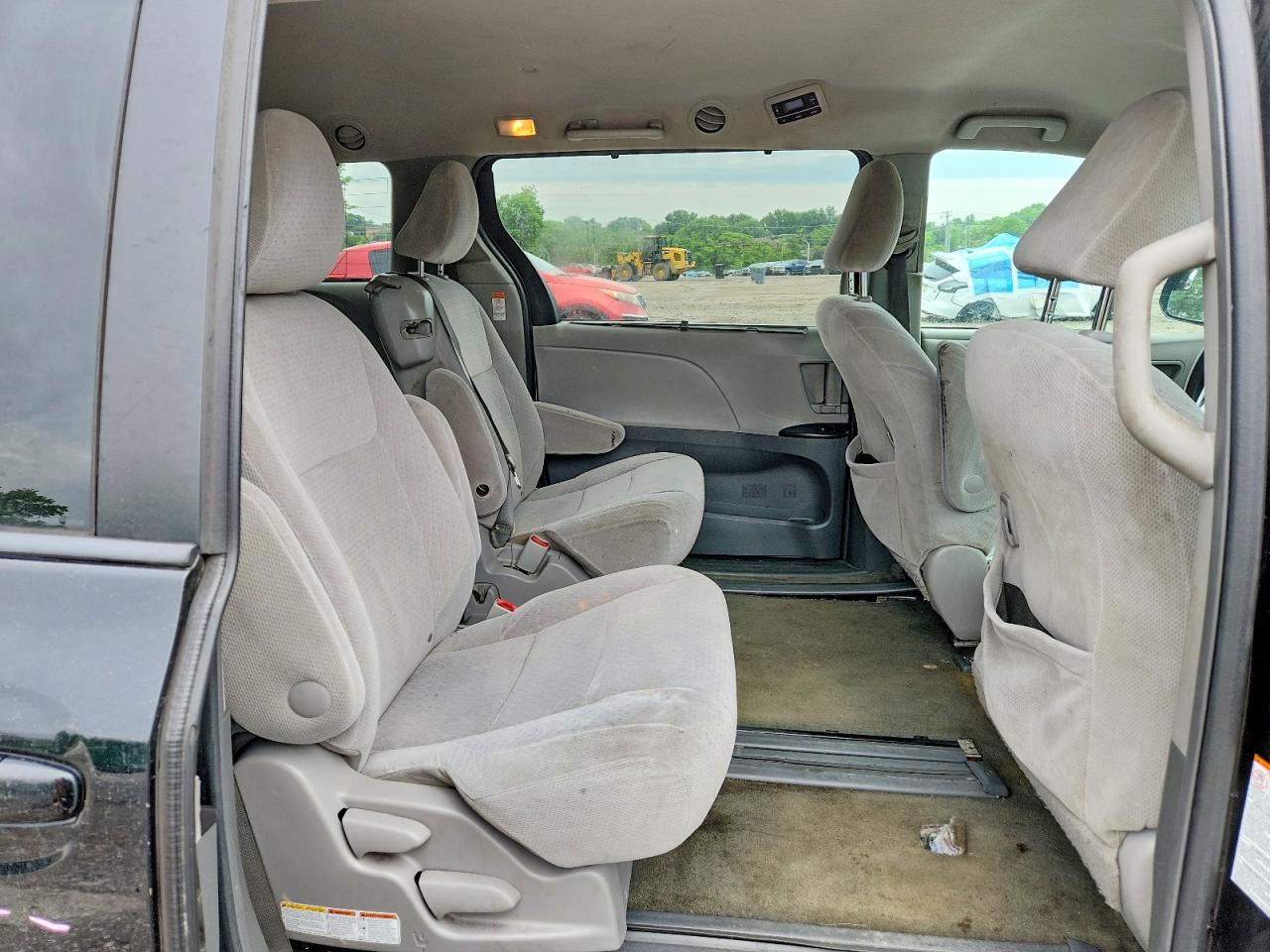 2015 Toyota Sienna Le Black vin: 5TDKK3DC8FS604717