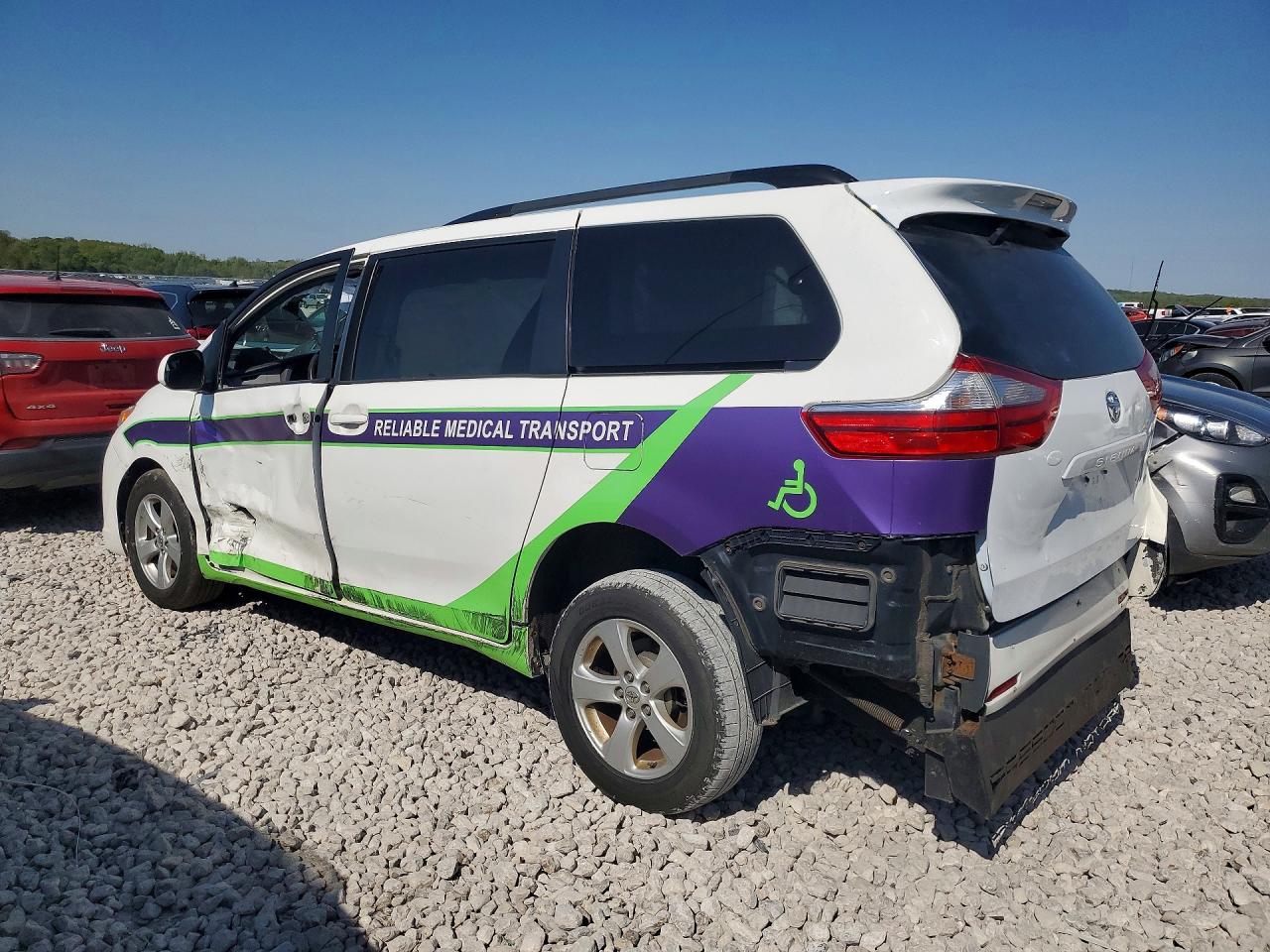 2015 Toyota Sienna Le Белый vin: 5TDKK3DC8FS610047