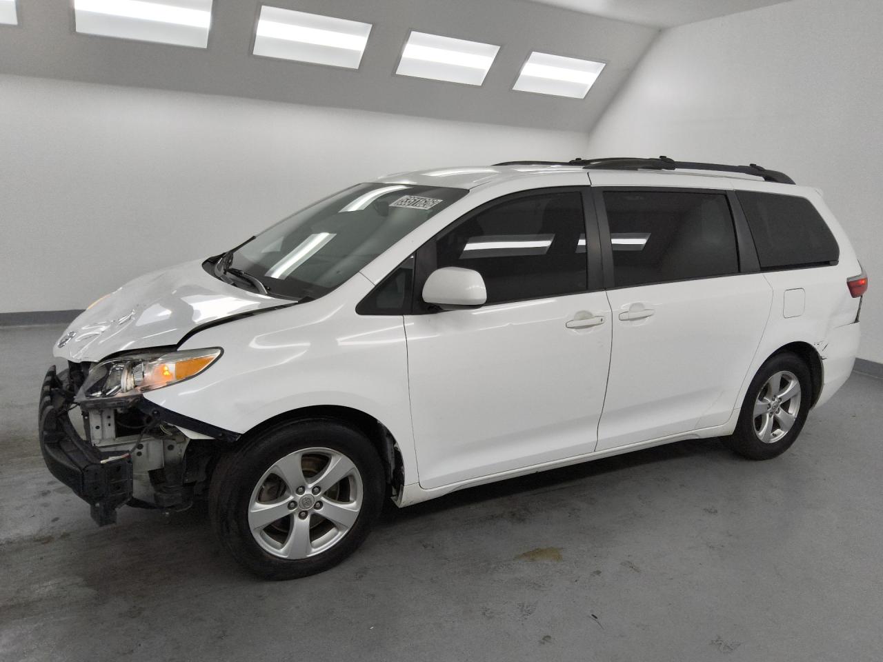 2015 Toyota Sienna Le White vin: 5TDKK3DC8FS614356 Damage: Left Front Tire, Worn, Replacement Required