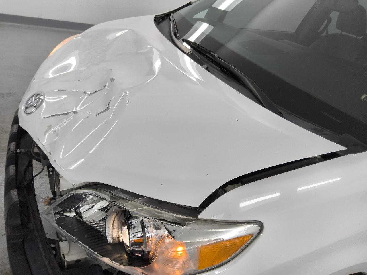 2015 Toyota Sienna Le White vin: 5TDKK3DC8FS614356 Damage: Hood, Severe Damage, Replacement Required