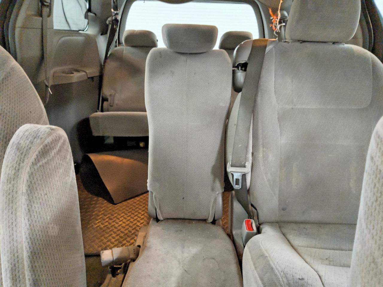 2015 Toyota Sienna Le White vin: 5TDKK3DC8FS614356