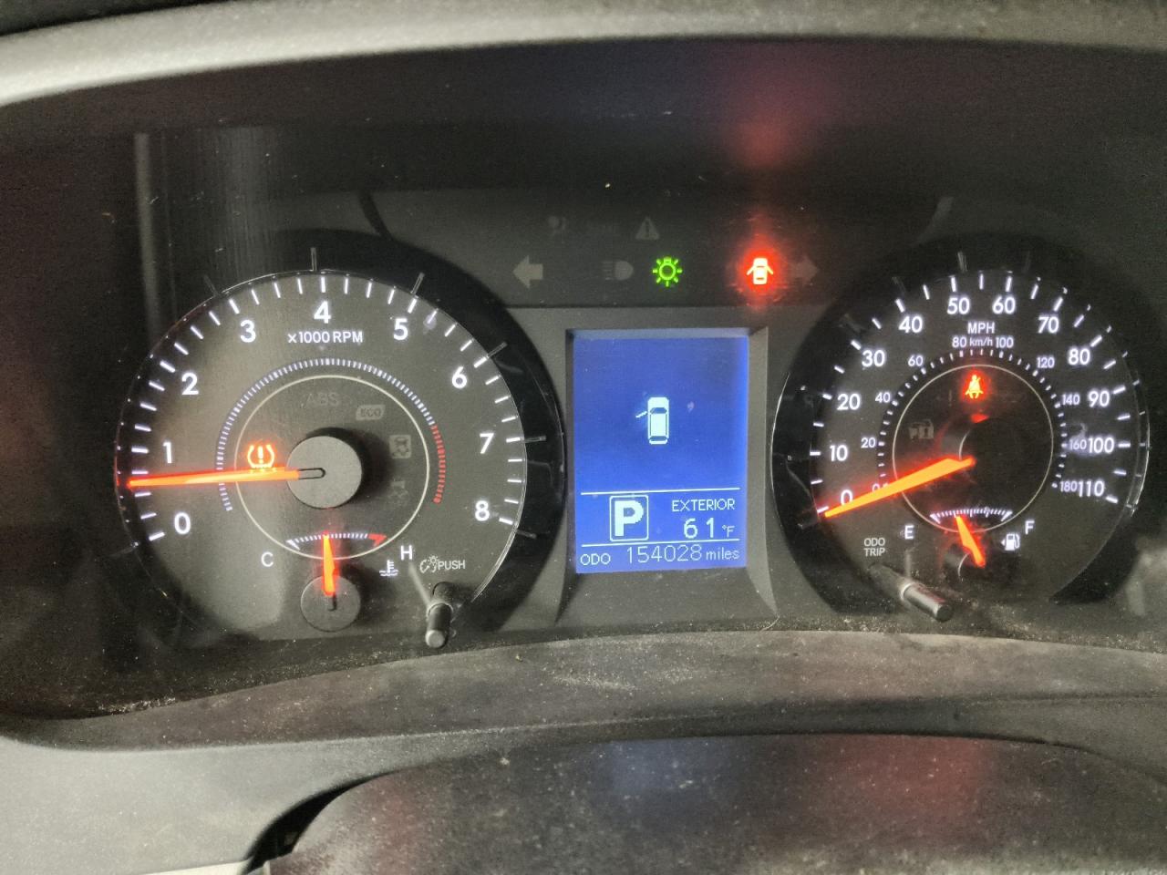 2015 Toyota Sienna Le White vin: 5TDKK3DC8FS614356 Damage: Warning - Tire Pressure, On, Unacceptable