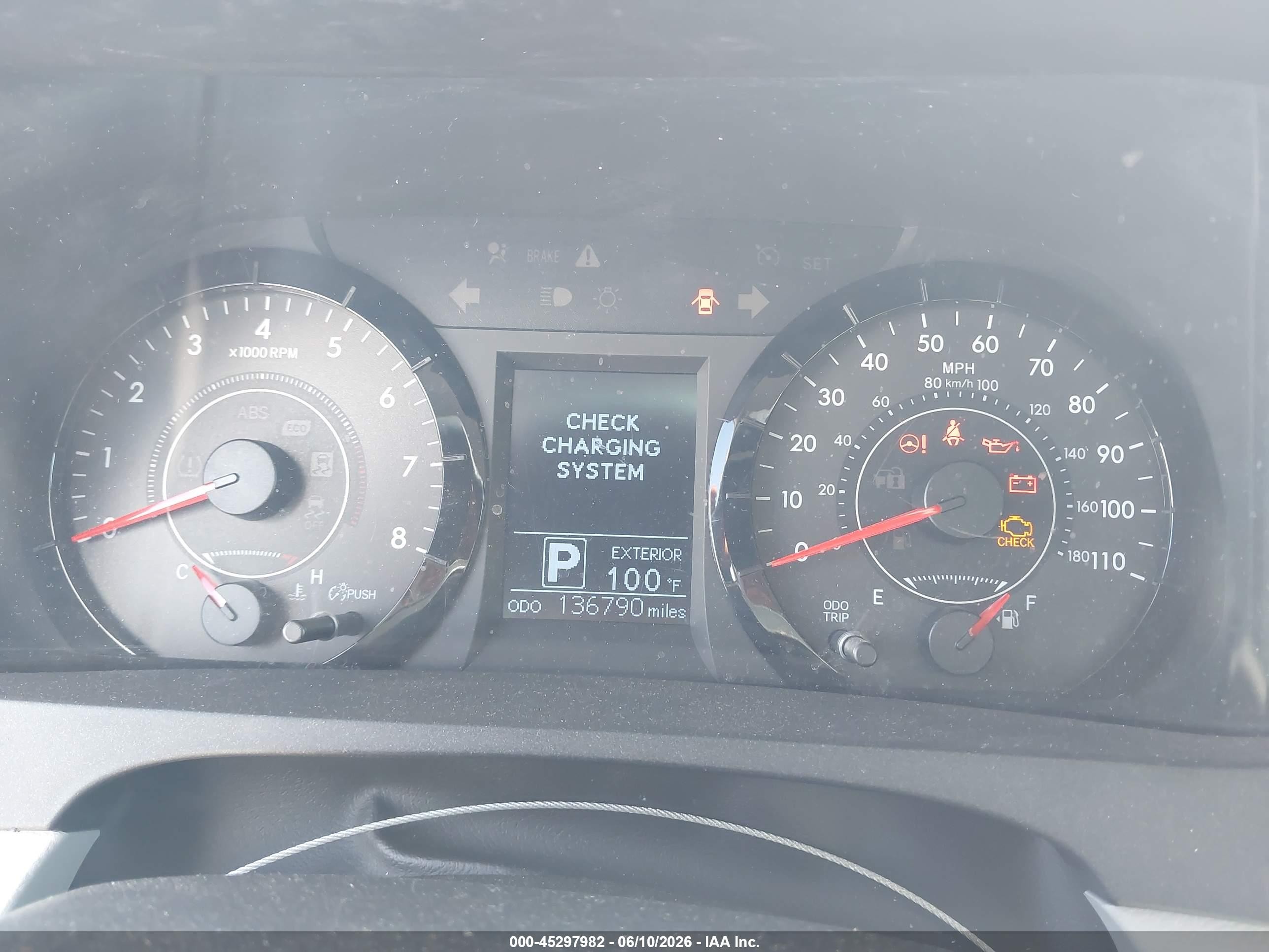 2015 Toyota Sienna Le 8 Passenger Темно-бордовый vin: 5TDKK3DC8FS619637