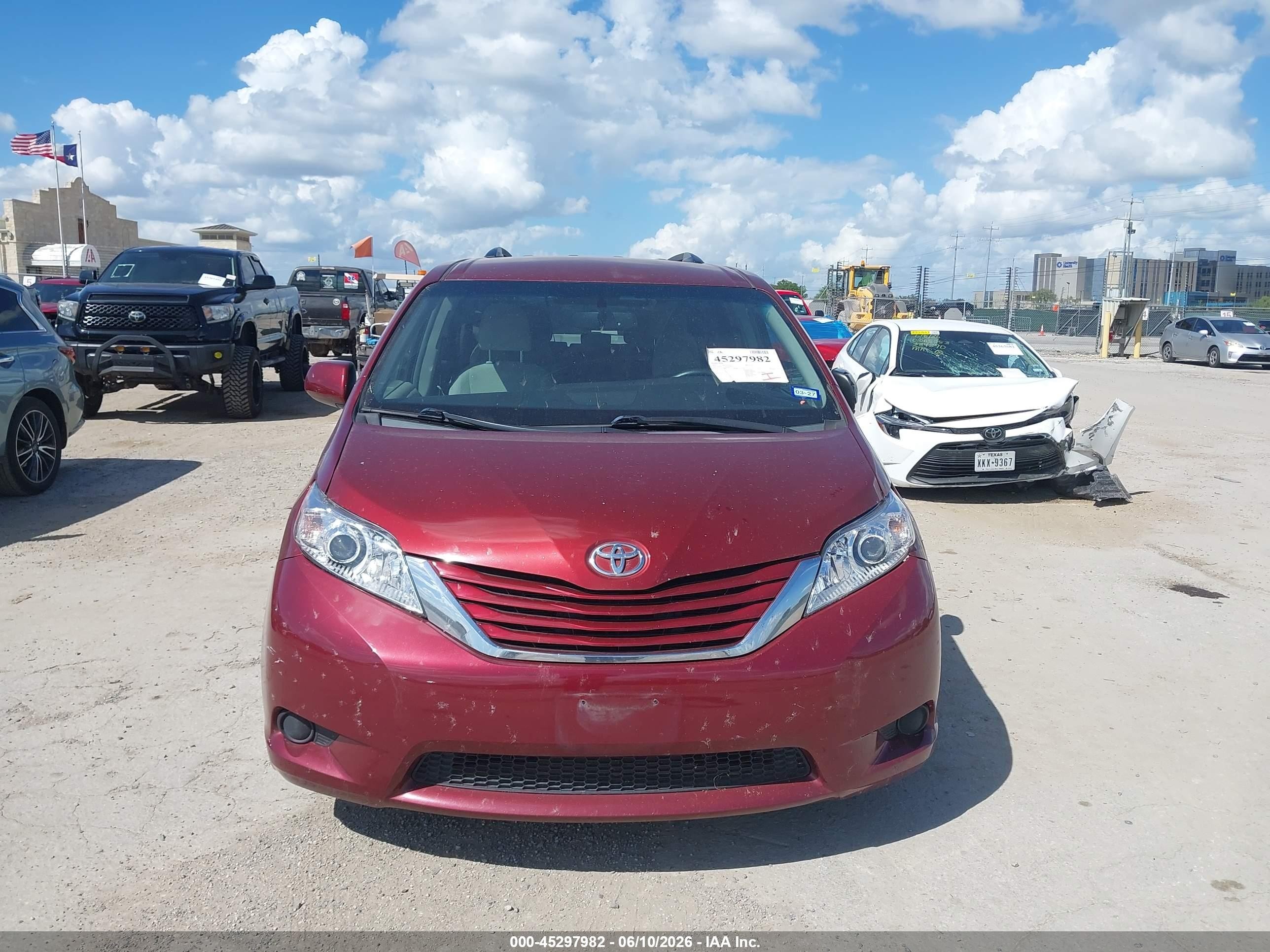 2015 Toyota Sienna Le 8 Passenger Темно-бордовый vin: 5TDKK3DC8FS619637