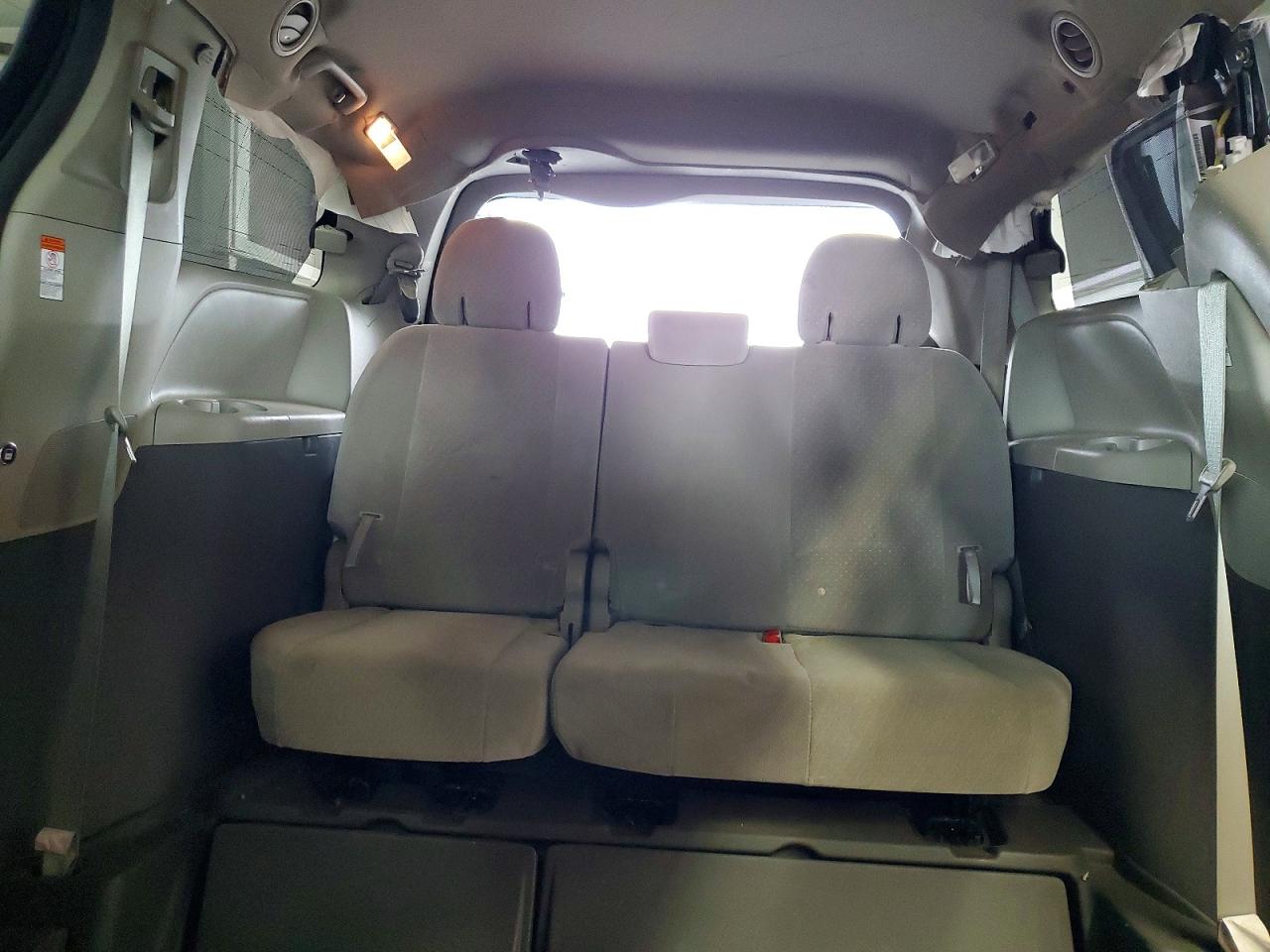 2015 Toyota Sienna Le Tan vin: 5TDKK3DC8FS627771