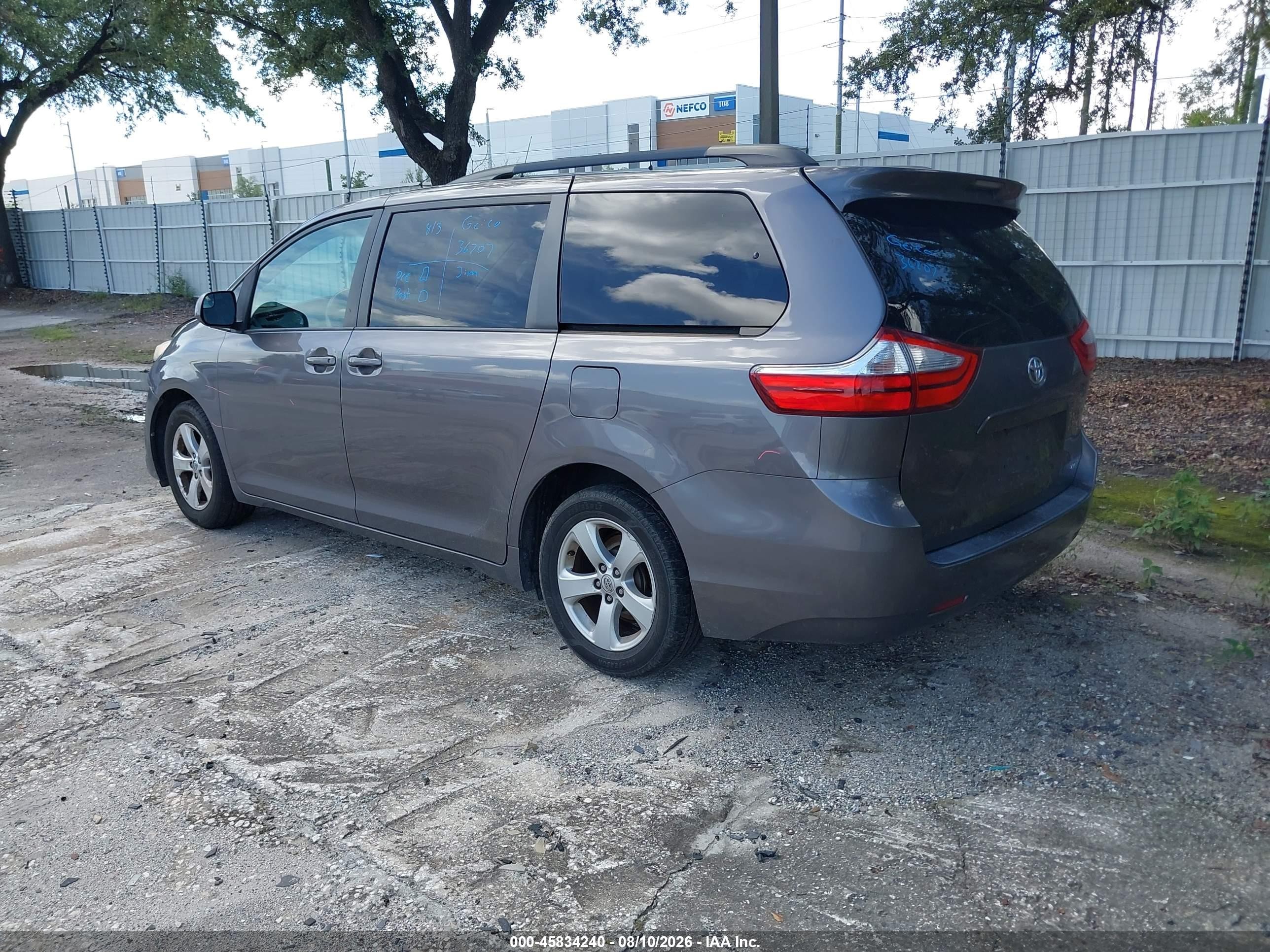 2015 Toyota Sienna Le 8 Passenger Gray vin: 5TDKK3DC8FS640052