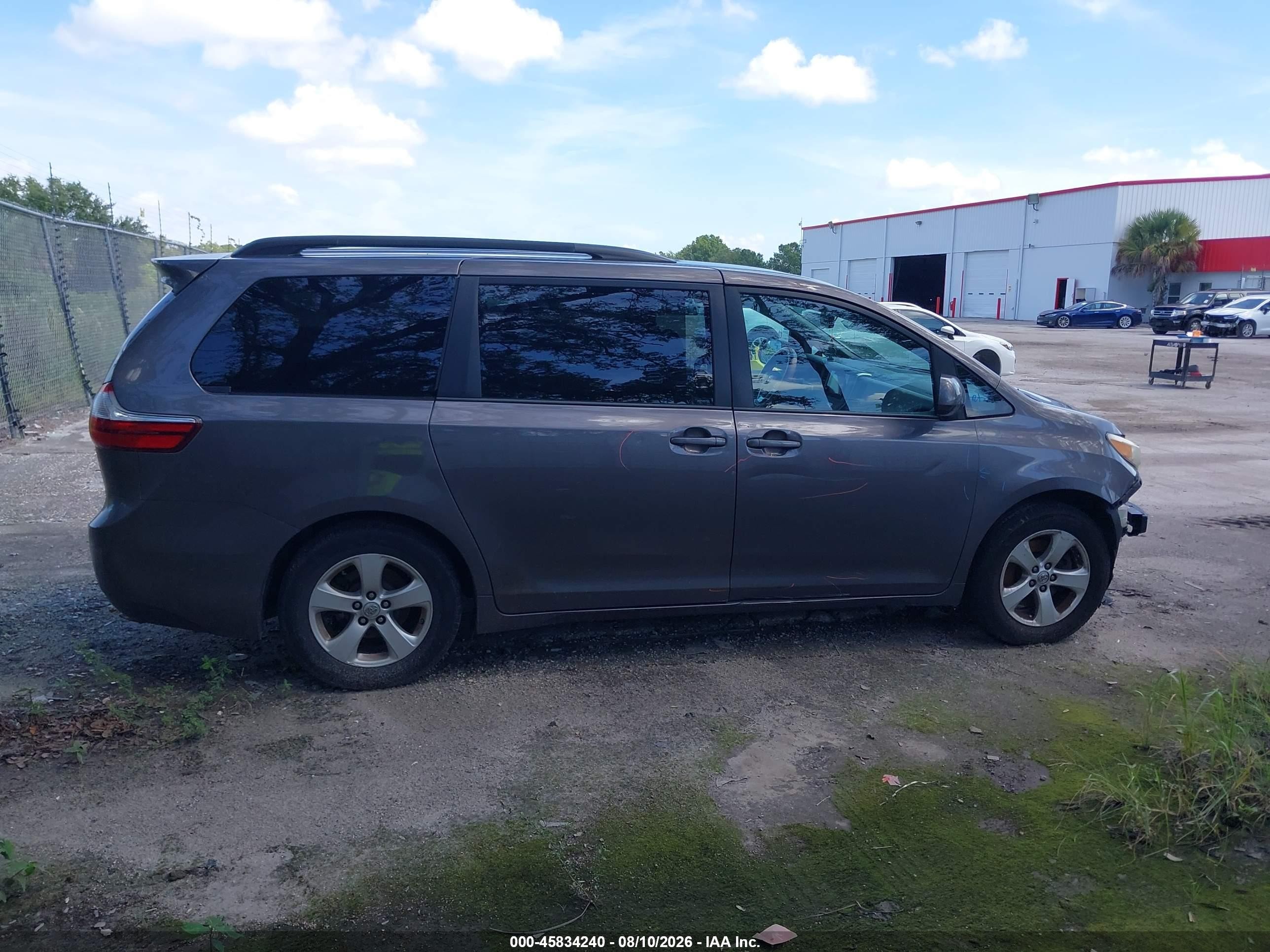 2015 Toyota Sienna Le 8 Passenger Gray vin: 5TDKK3DC8FS640052