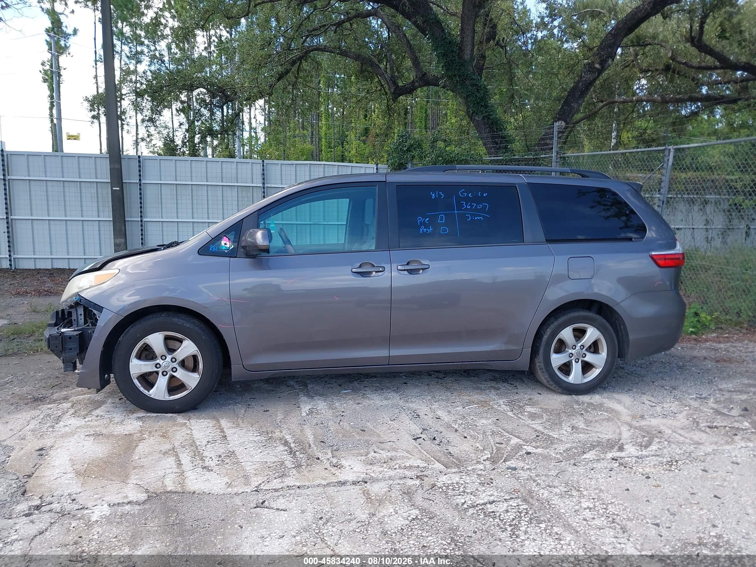 2015 Toyota Sienna Le 8 Passenger Gray vin: 5TDKK3DC8FS640052