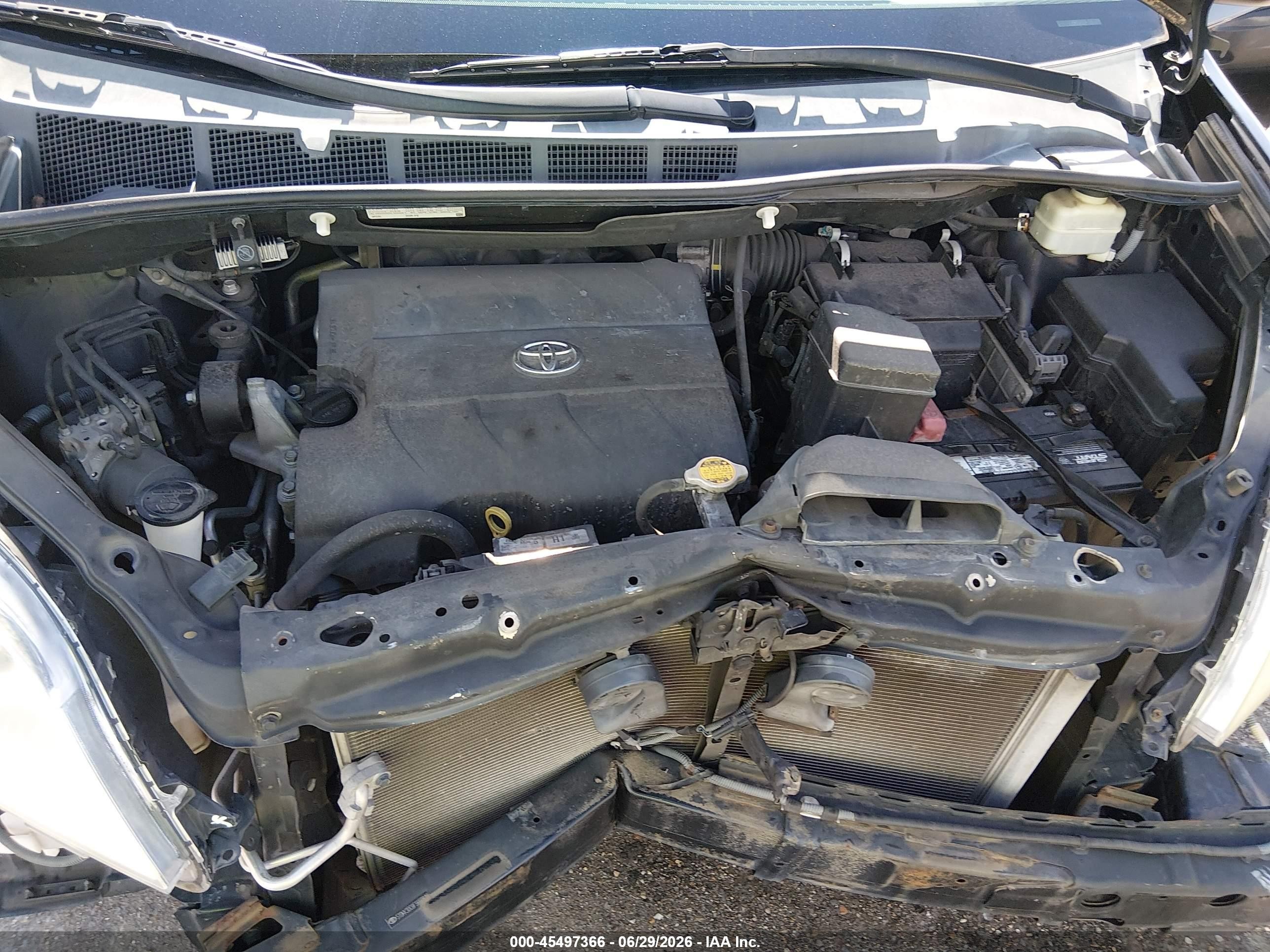2015 Toyota Sienna Le 8 Passenger Черный vin: 5TDKK3DC8FS660818
