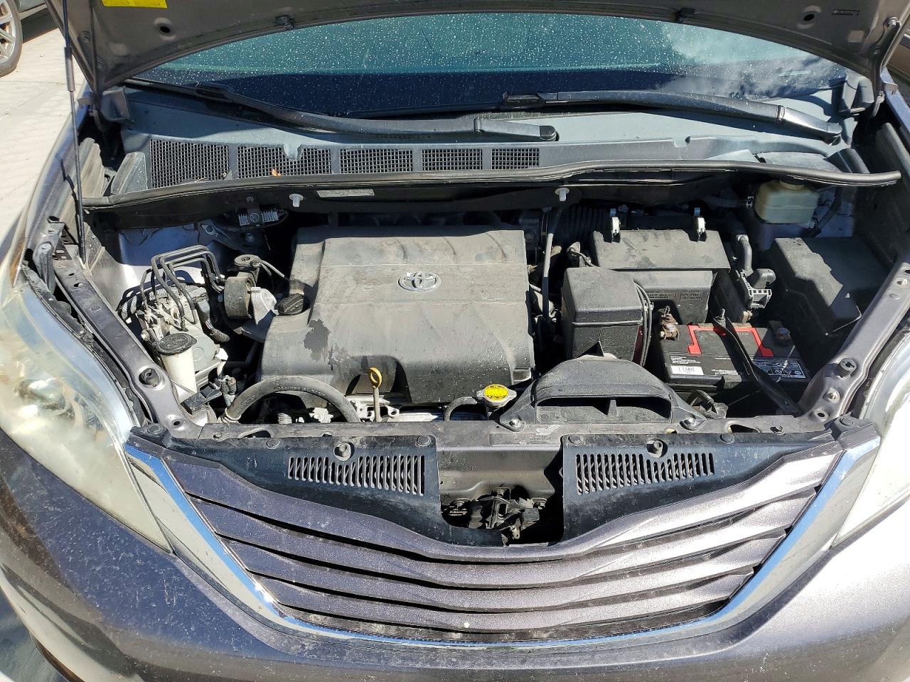 2015 Toyota Sienna Le Silver vin: 5TDKK3DC8FS669051