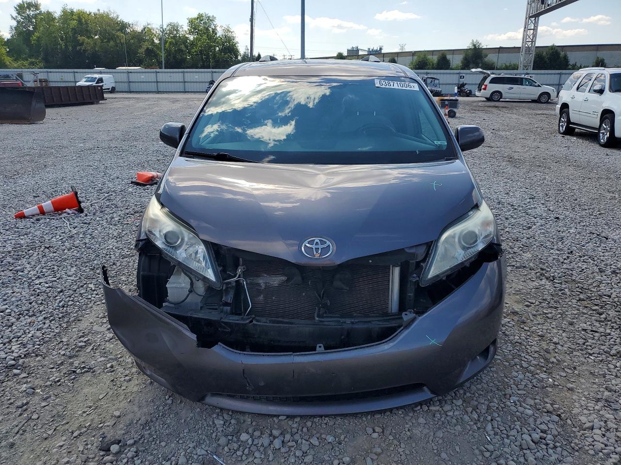 2015 Toyota Sienna Le Gray vin: 5TDKK3DC8FS680583