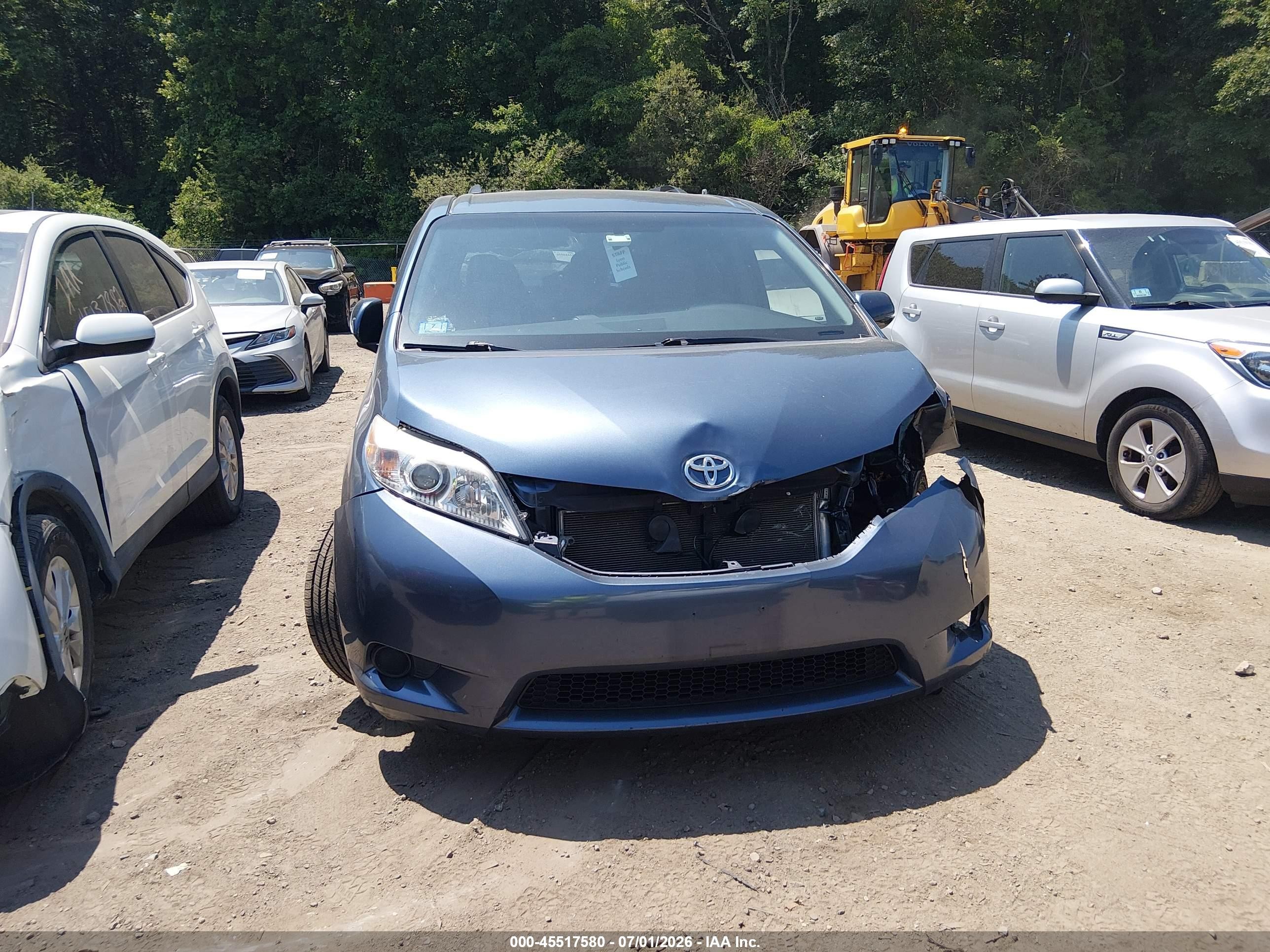 2015 Toyota Sienna Le 8 Passenger Синий vin: 5TDKK3DC8FS681801