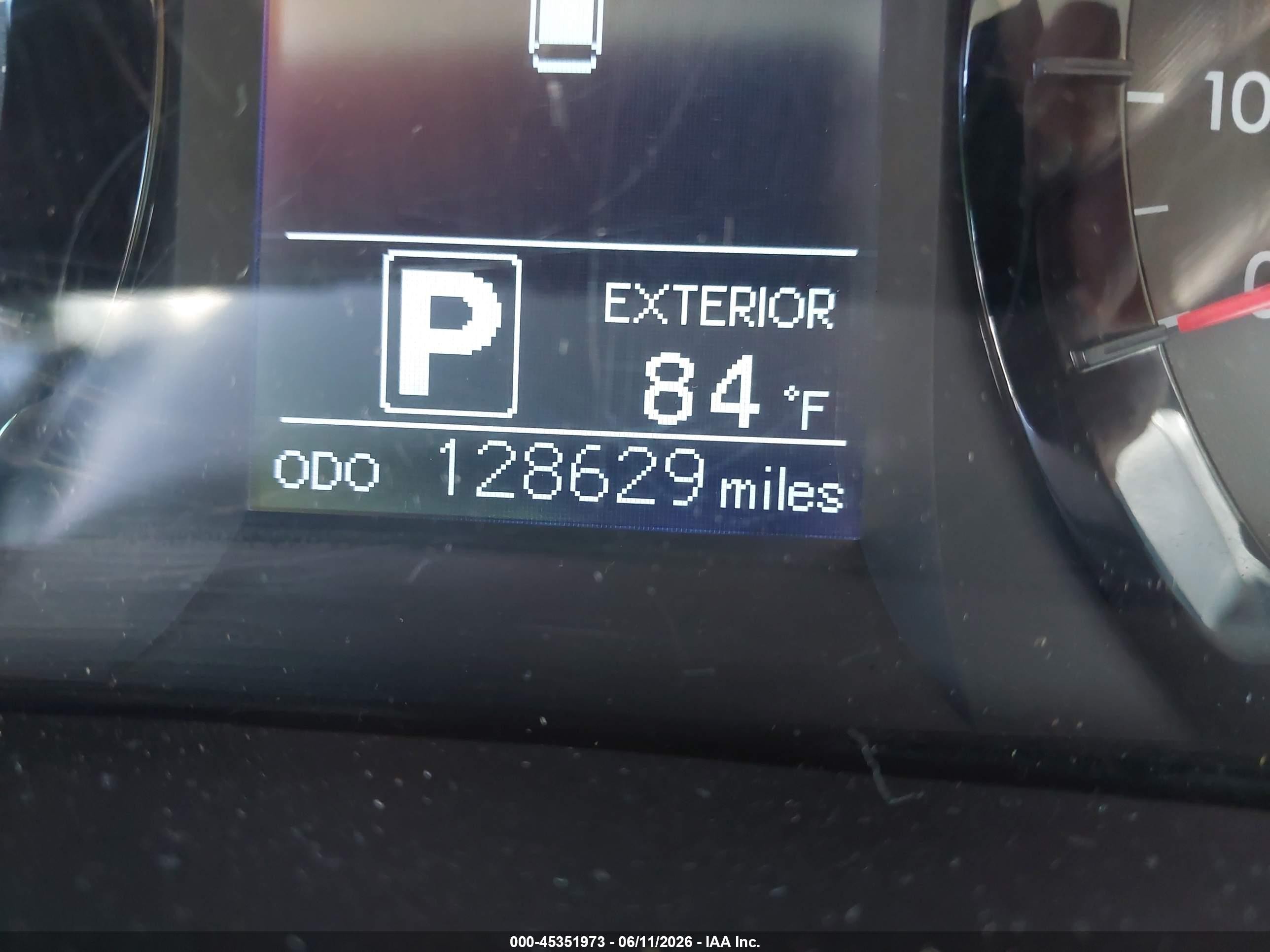 2015 Toyota Sienna Le 8 Passenger Silver vin: 5TDKK3DC8FS685511