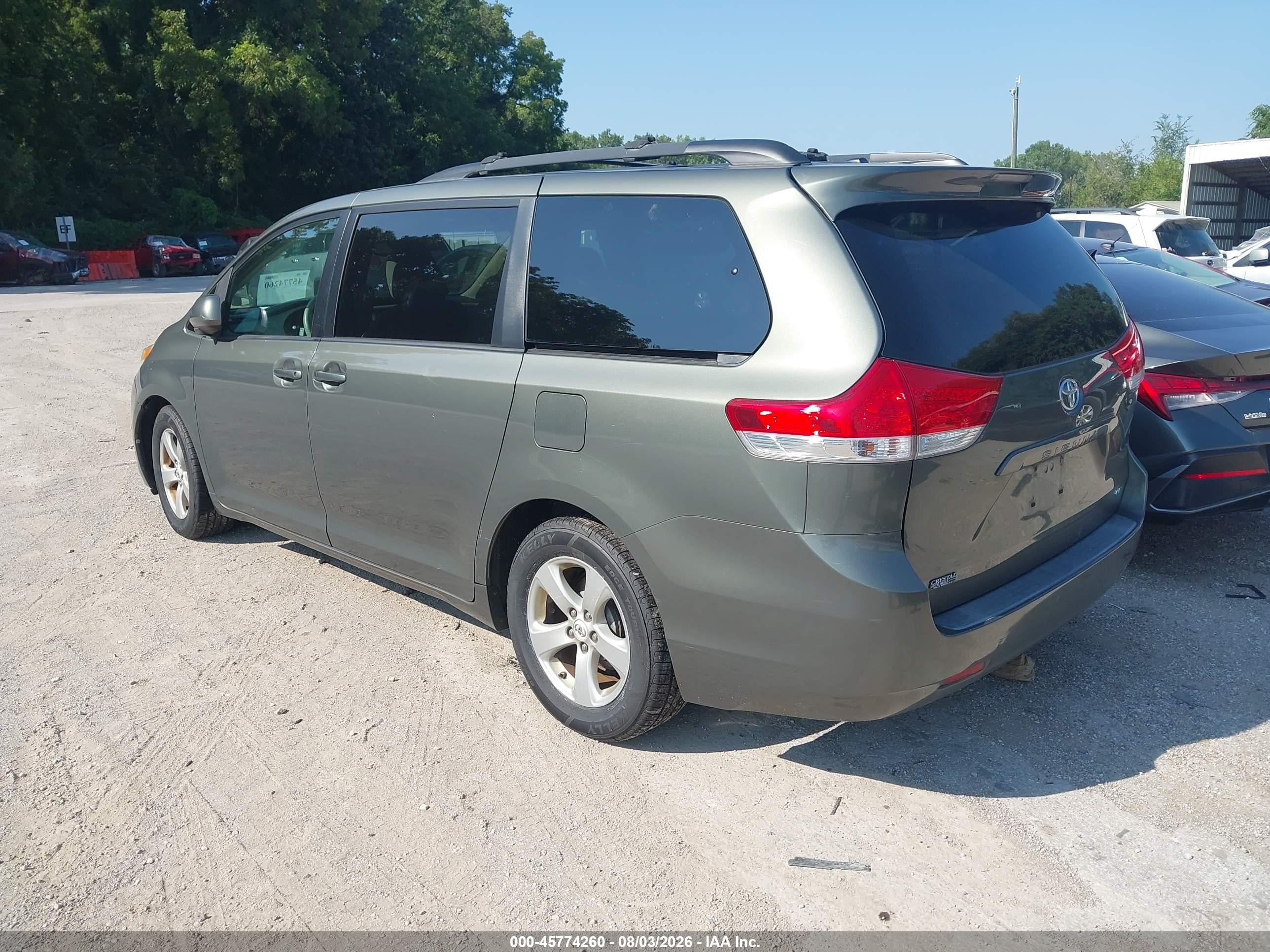 2011 Toyota Sienna Le V6 Серый vin: 5TDKK3DC9BS011765