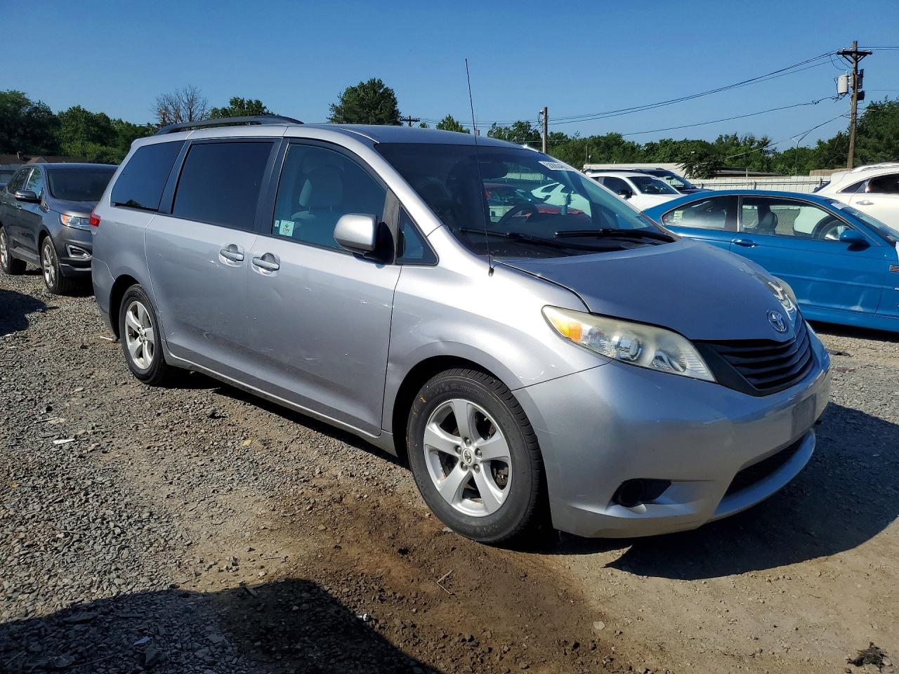 2011 Toyota Sienna Le Gray vin: 5TDKK3DC9BS030171