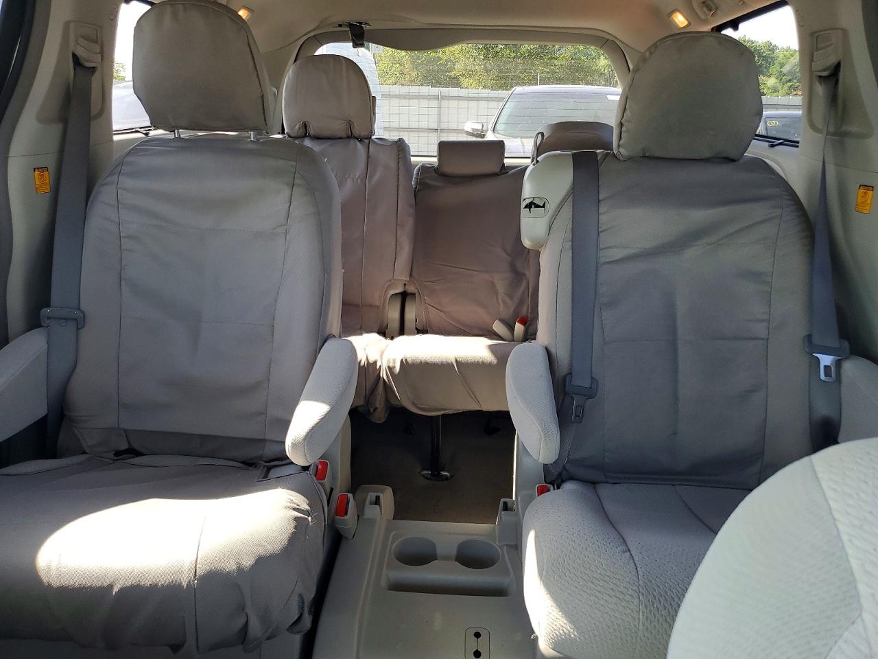 2011 Toyota Sienna Le Gray vin: 5TDKK3DC9BS030171