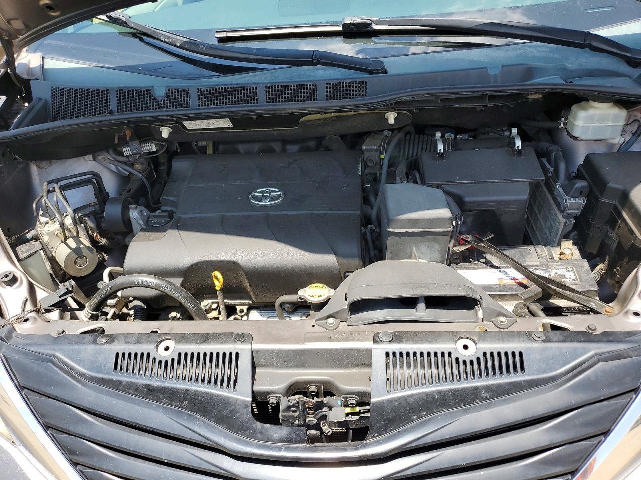 2011 Toyota Sienna Le Gray vin: 5TDKK3DC9BS048718