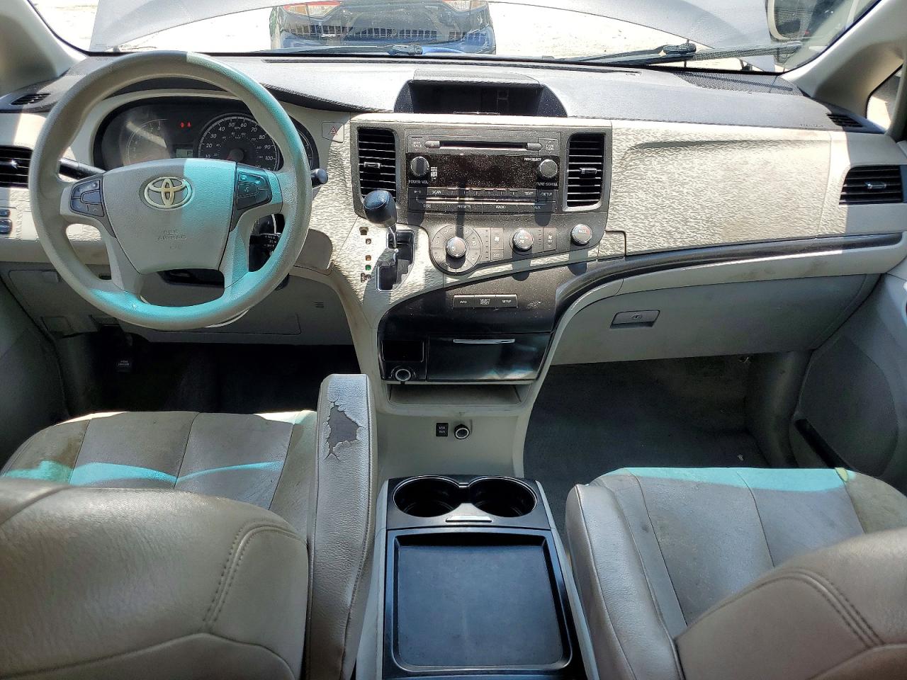 2011 Toyota Sienna Le Gray vin: 5TDKK3DC9BS048718