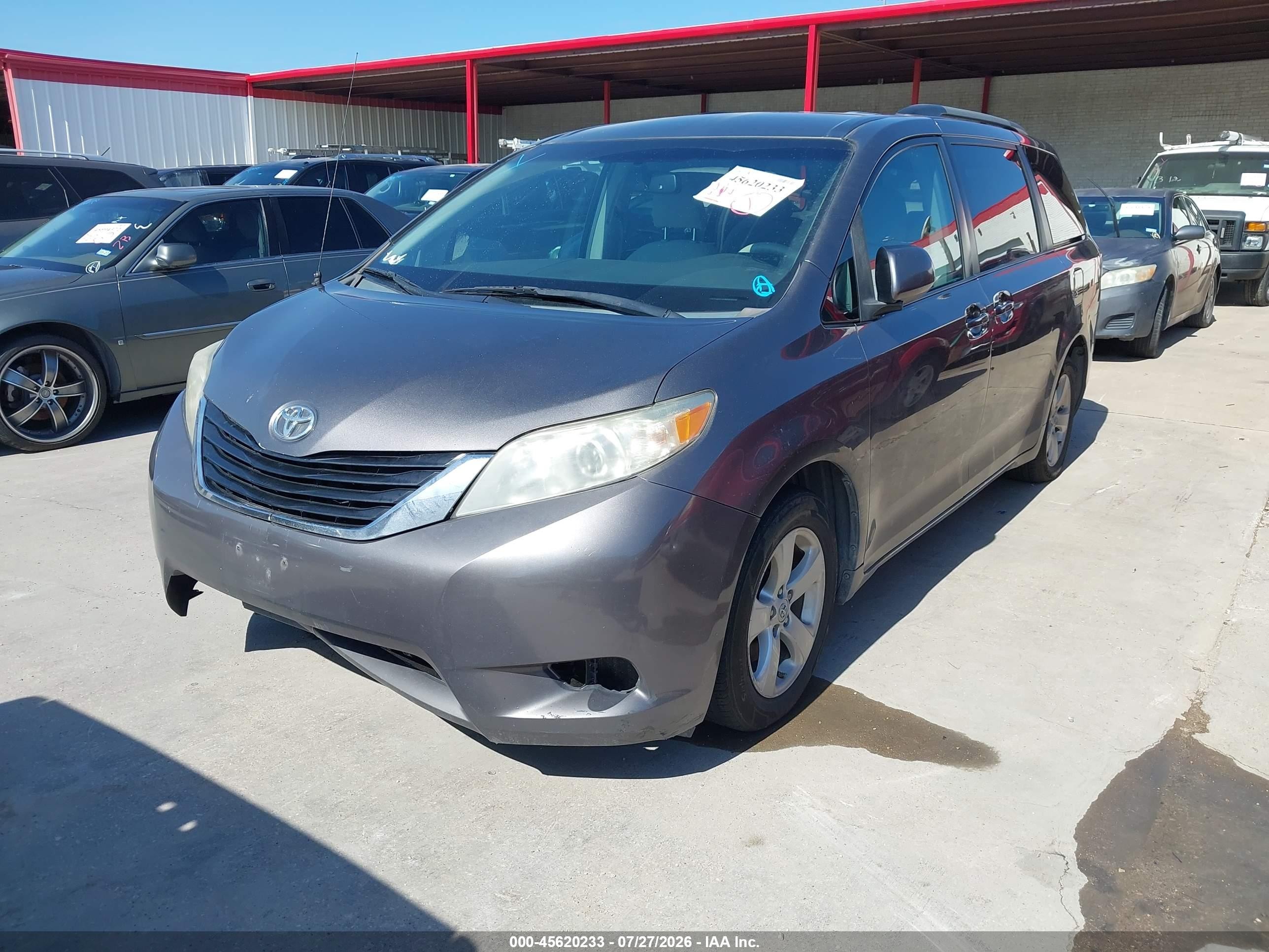 2011 Toyota Sienna Le V6 Gray vin: 5TDKK3DC9BS056091