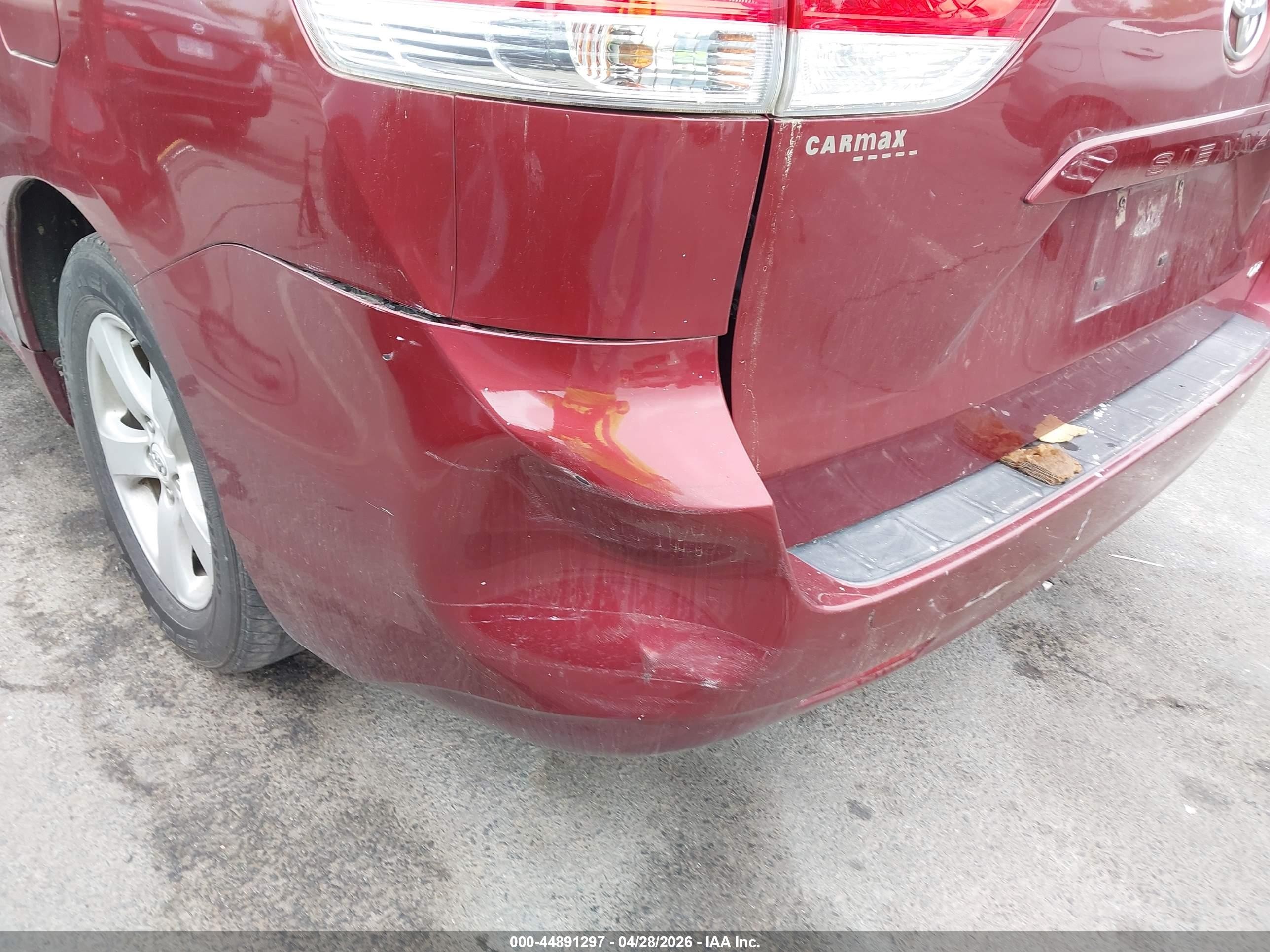 2011 Toyota Sienna Le V6 Burgundy vin: 5TDKK3DC9BS099071