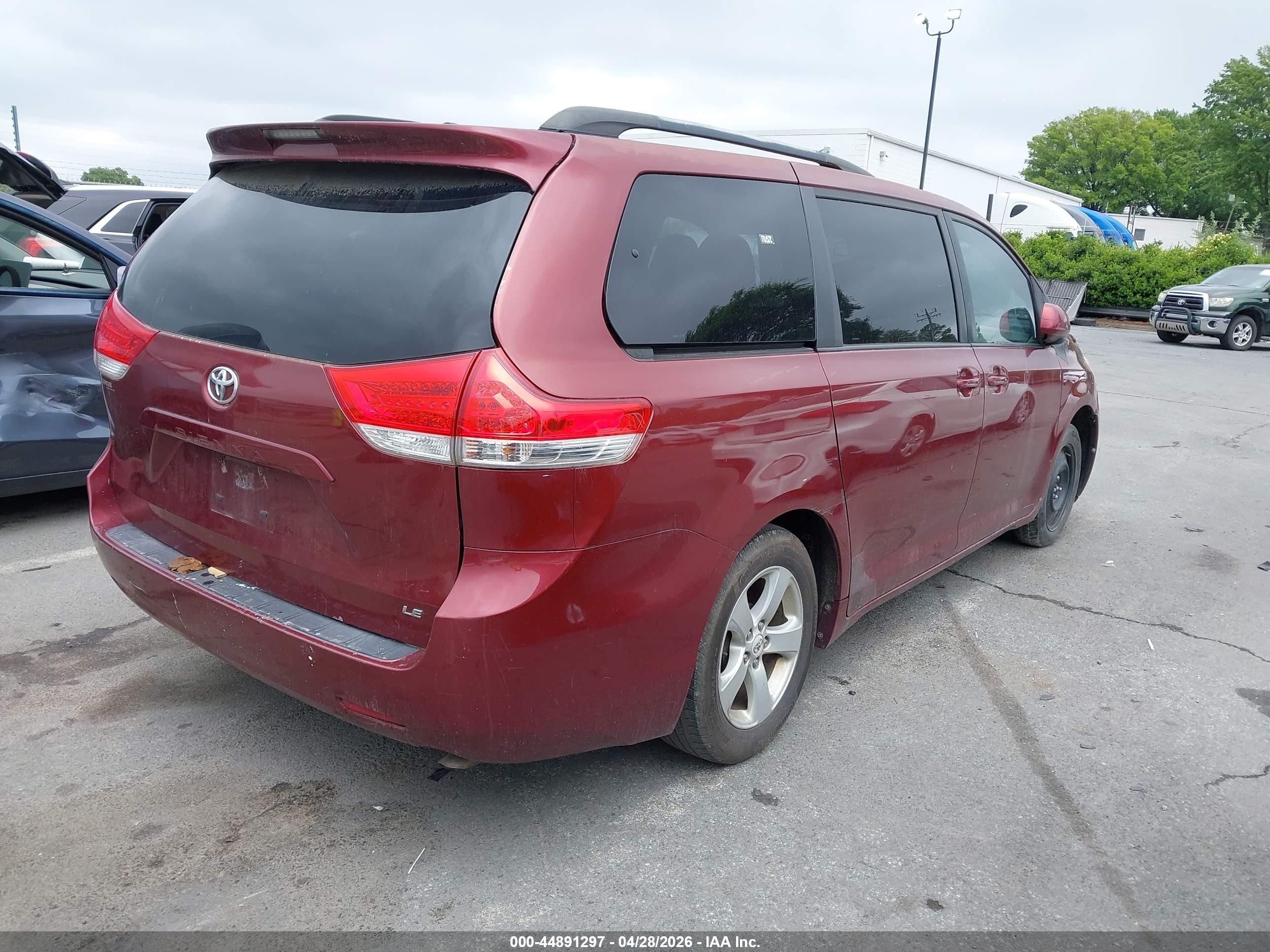 2011 Toyota Sienna Le V6 Burgundy vin: 5TDKK3DC9BS099071