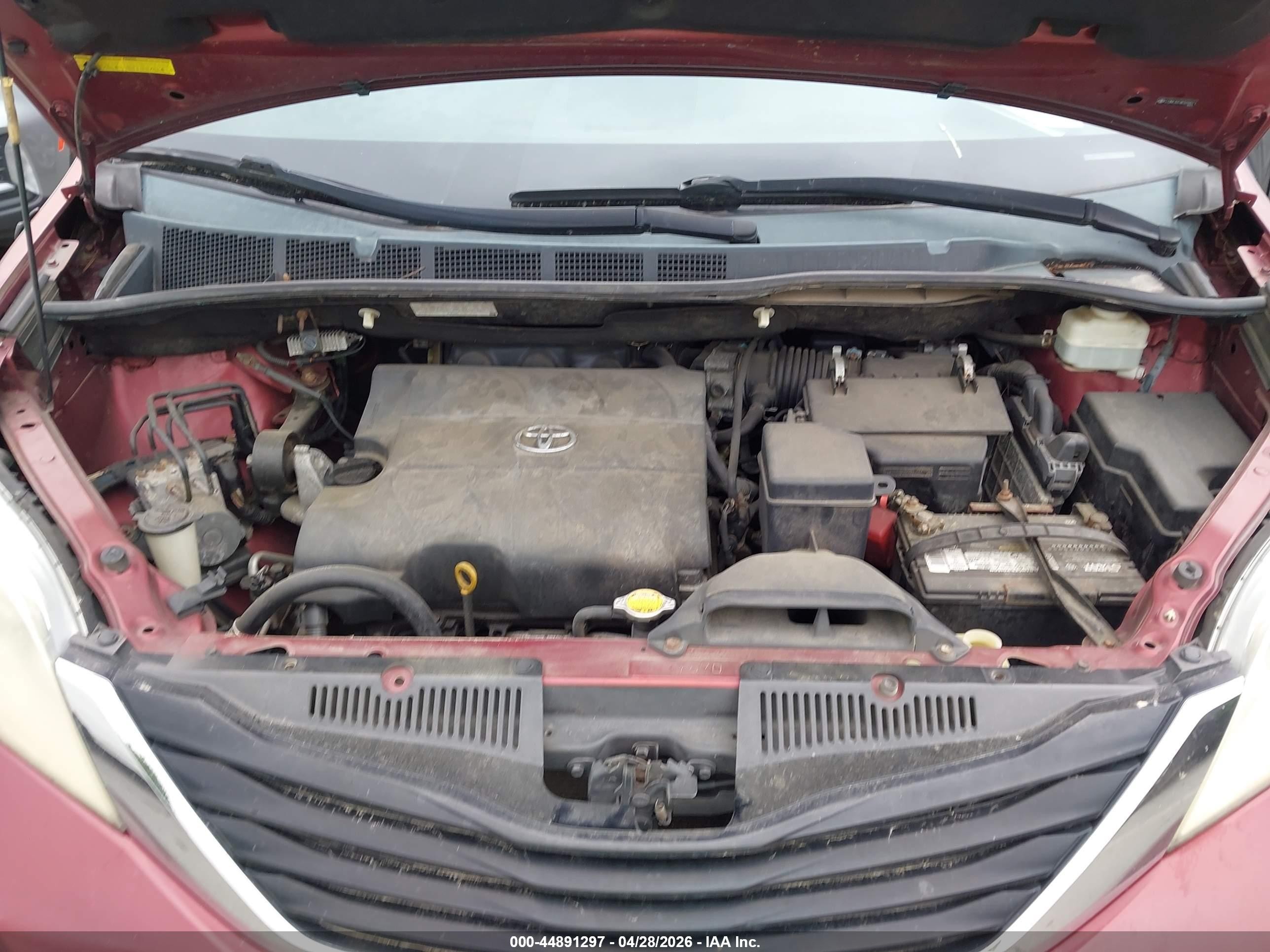 2011 Toyota Sienna Le V6 Burgundy vin: 5TDKK3DC9BS099071