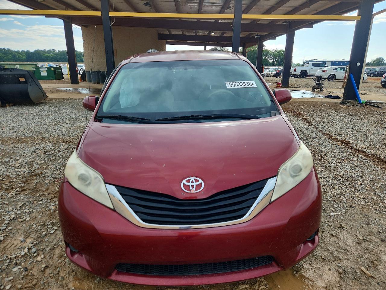 2011 Toyota Sienna Le Maroon vin: 5TDKK3DC9BS106732