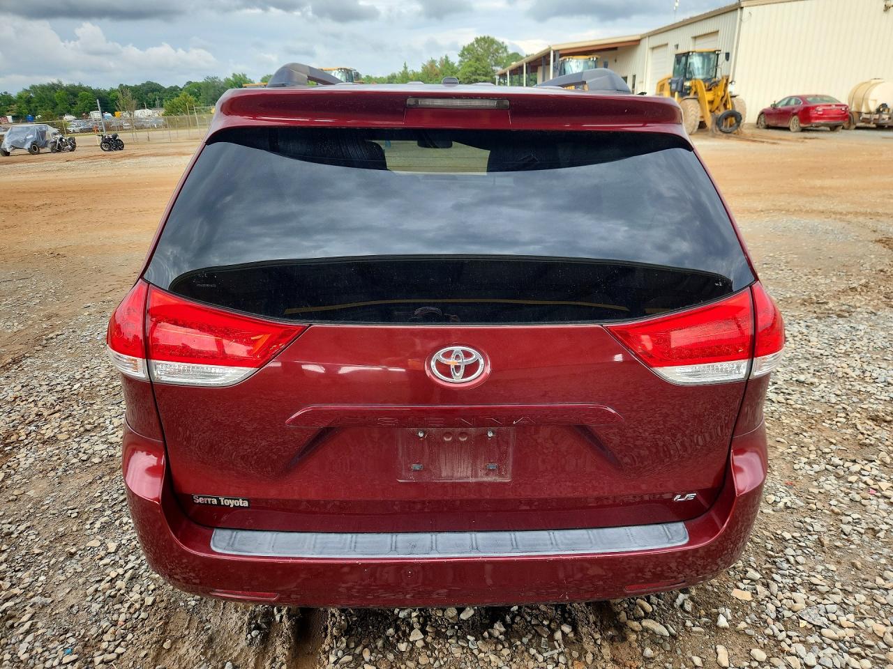 2011 Toyota Sienna Le Maroon vin: 5TDKK3DC9BS106732