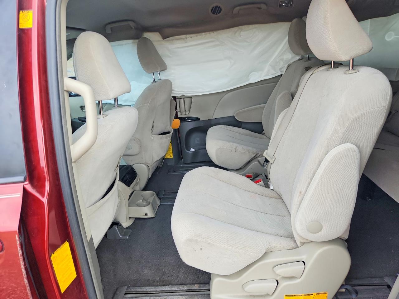 2011 Toyota Sienna Le Maroon vin: 5TDKK3DC9BS106732