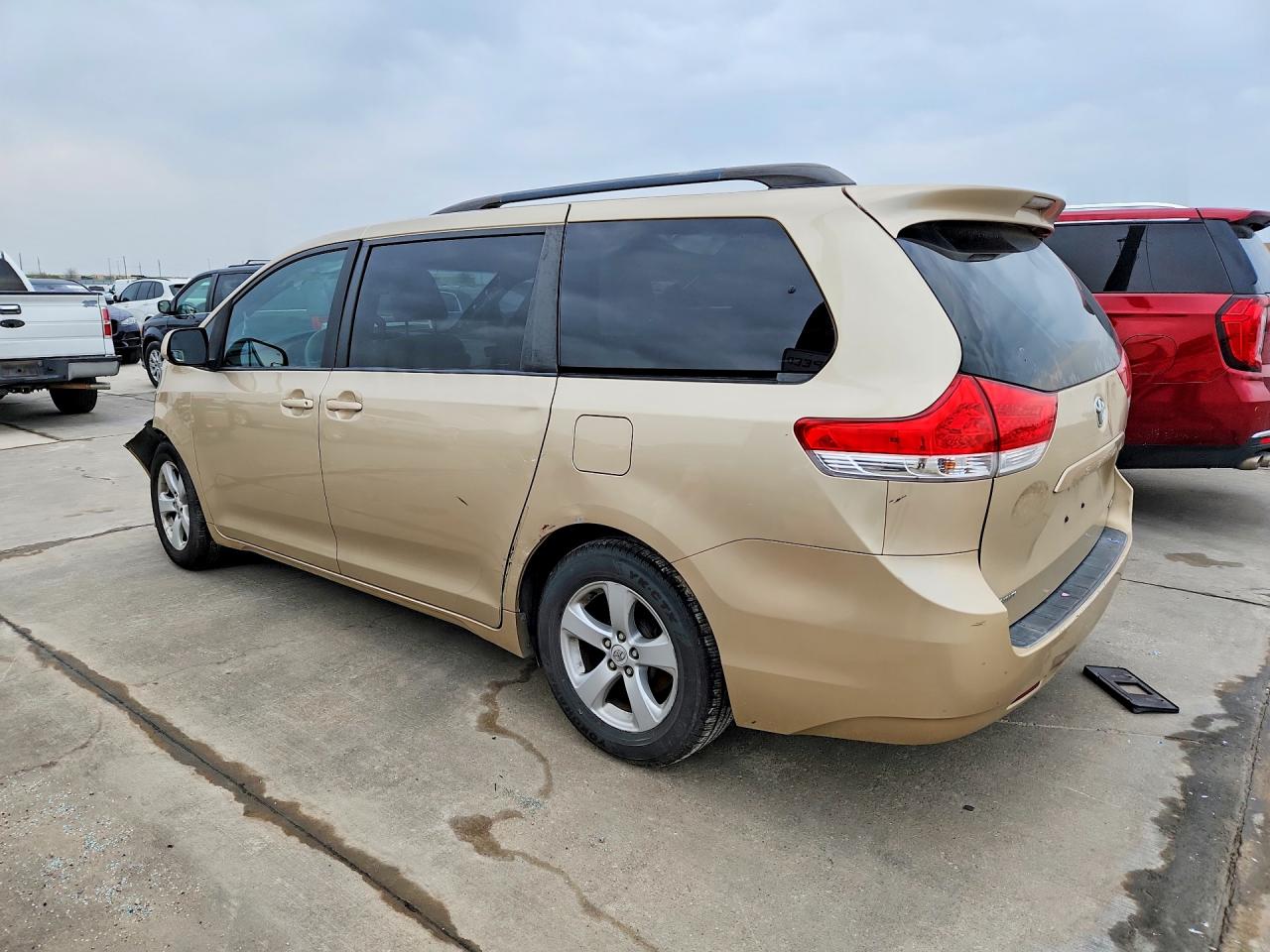 2011 Toyota Sienna Le Beige vin: 5TDKK3DC9BS137298