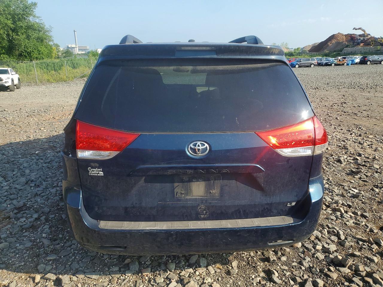 2011 Toyota Sienna Le Blue vin: 5TDKK3DC9BS139634