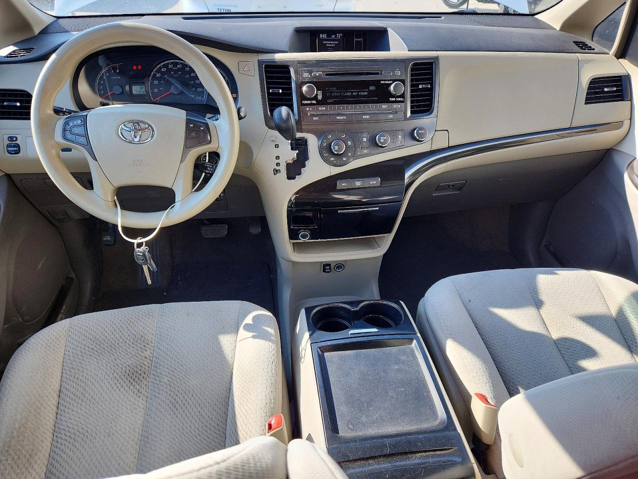 2011 Toyota Sienna Le Белый vin: 5TDKK3DC9BS146695