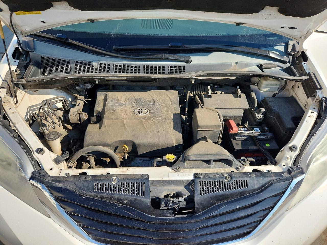 2011 Toyota Sienna Le Белый vin: 5TDKK3DC9BS146695