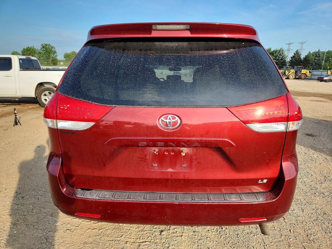 2011 Toyota Sienna Le Maroon vin: 5TDKK3DC9BS155865