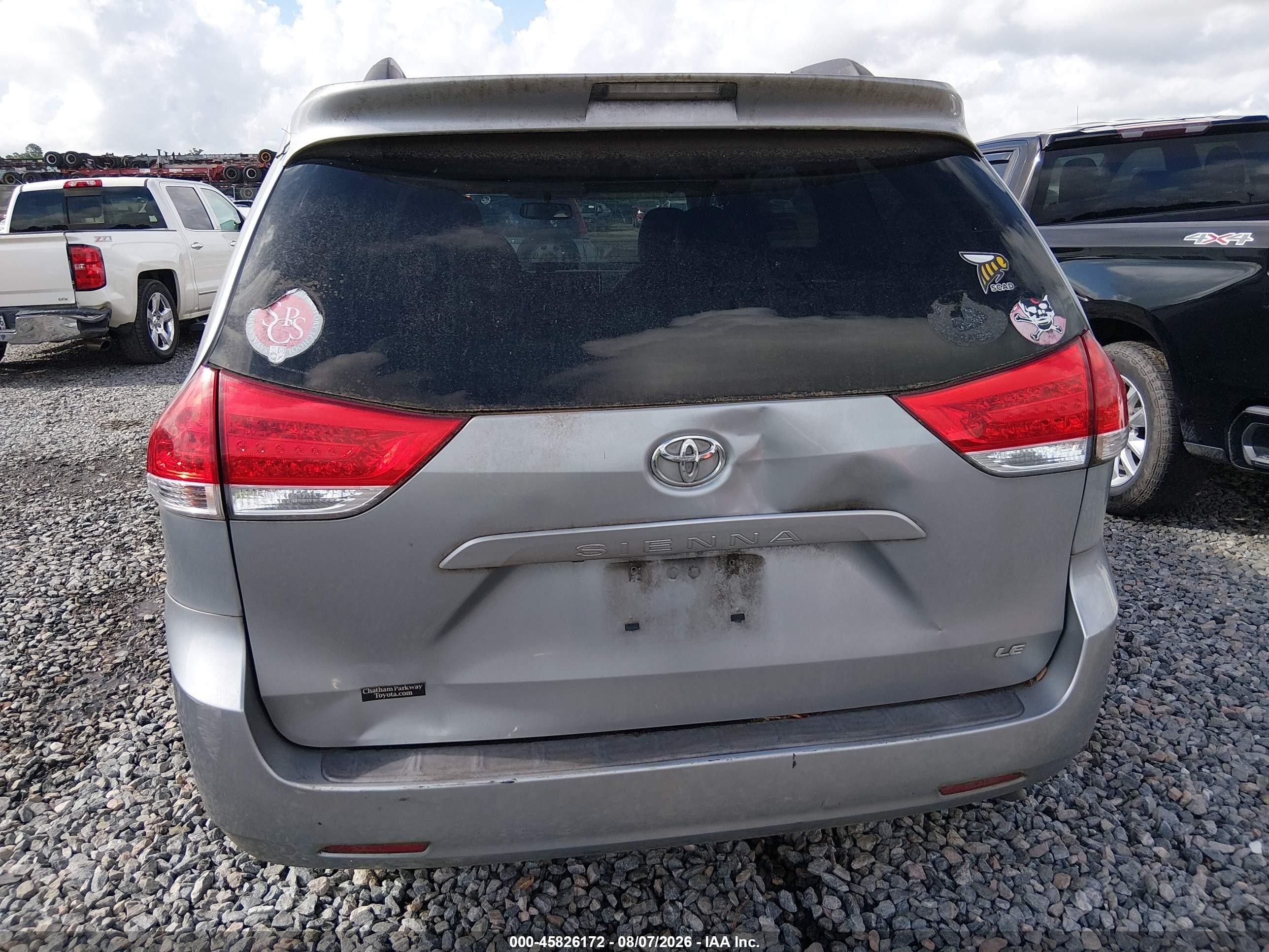 2011 Toyota Sienna Le V6 Серебряный vin: 5TDKK3DC9BS156269
