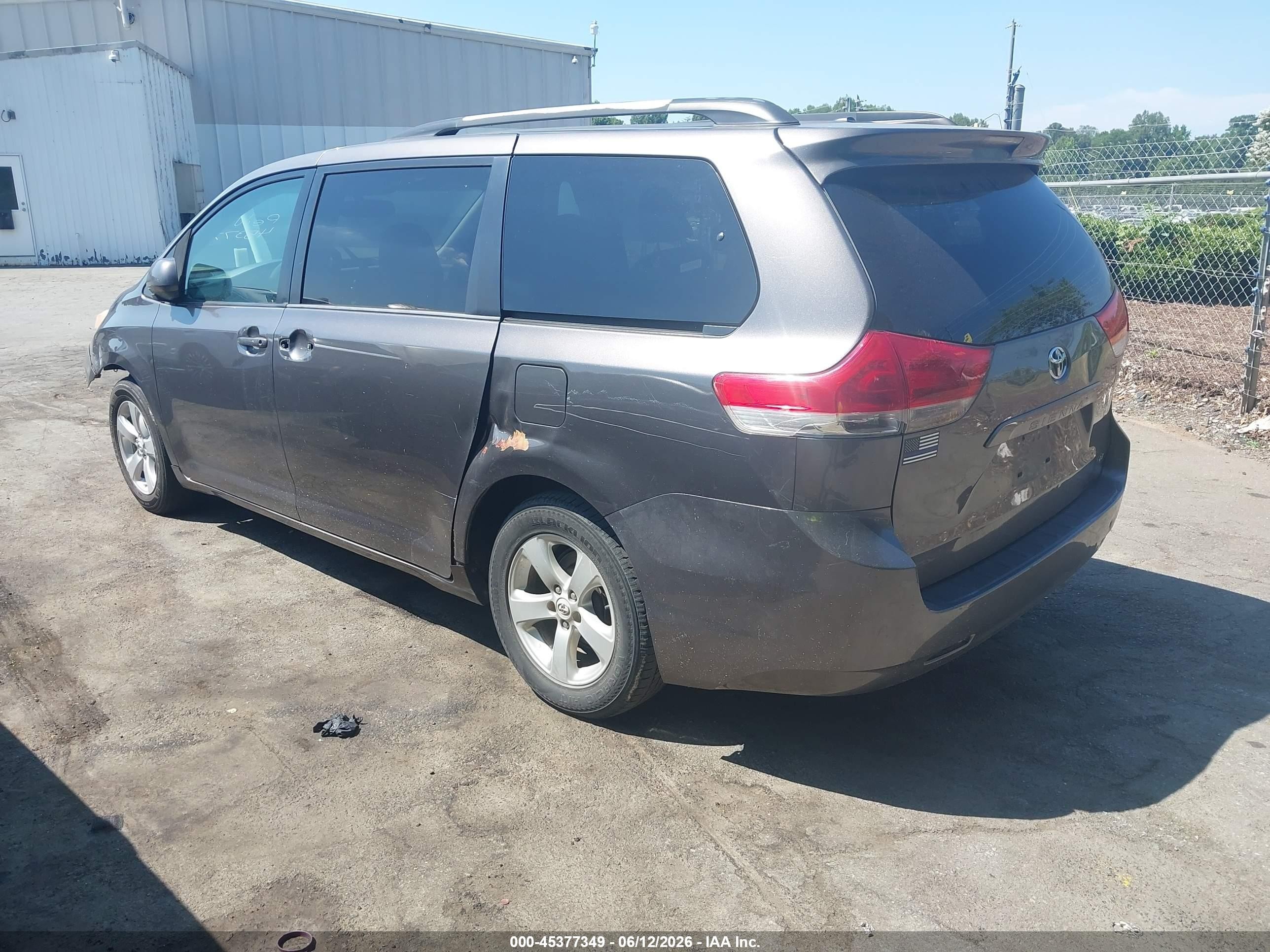 2012 Toyota Sienna Le V6 8 Passenger Gray vin: 5TDKK3DC9CS188978