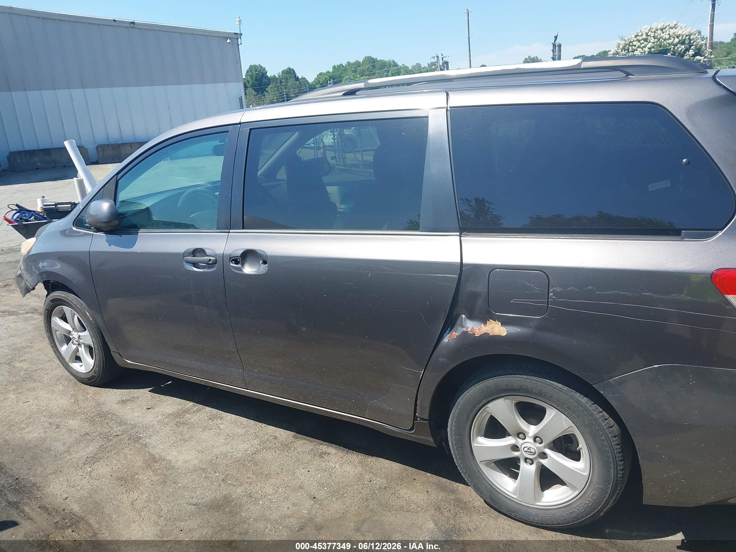 2012 Toyota Sienna Le V6 8 Passenger Gray vin: 5TDKK3DC9CS188978