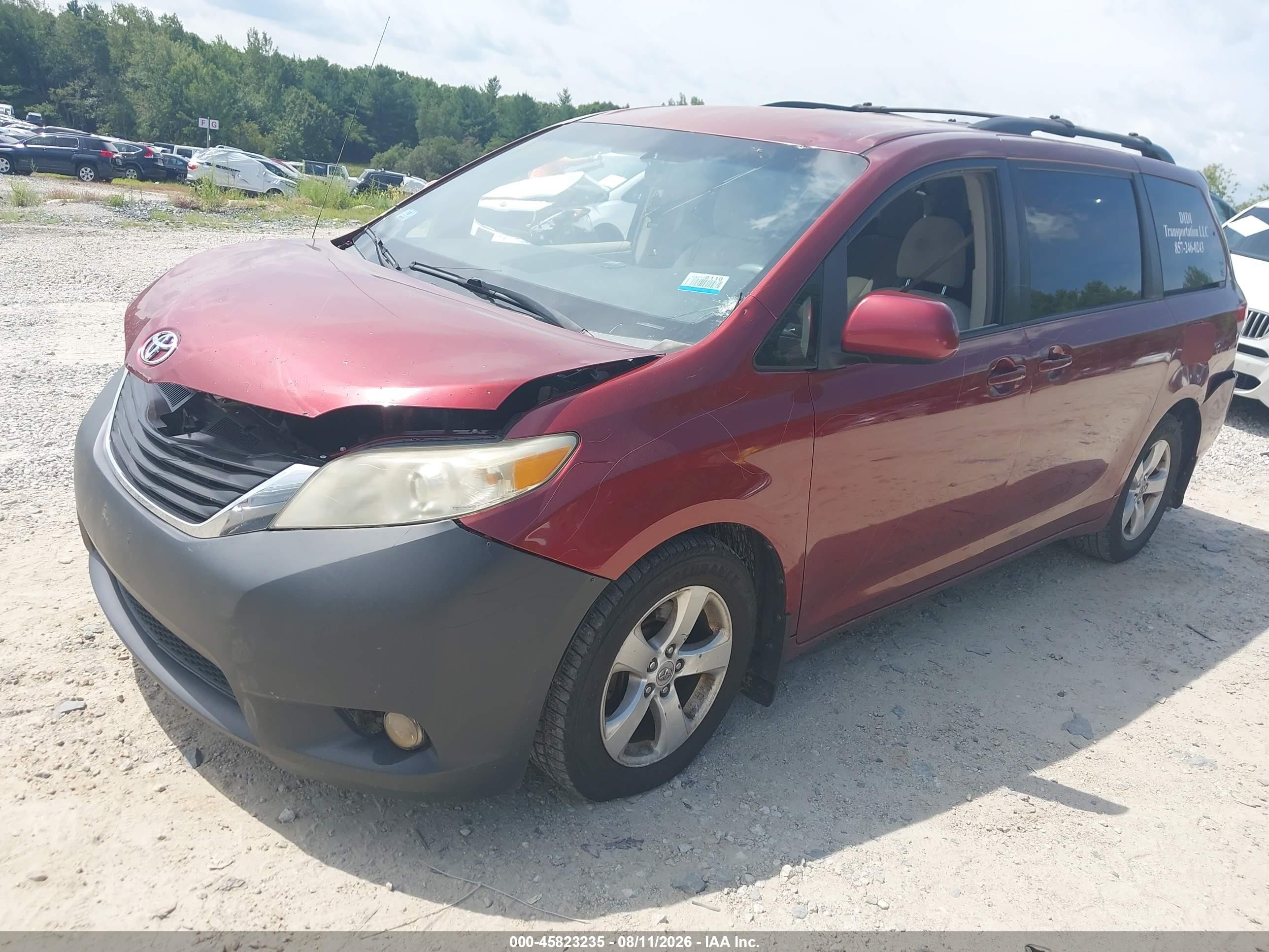 2012 Toyota Sienna Le V6 8 Passenger Red vin: 5TDKK3DC9CS198040