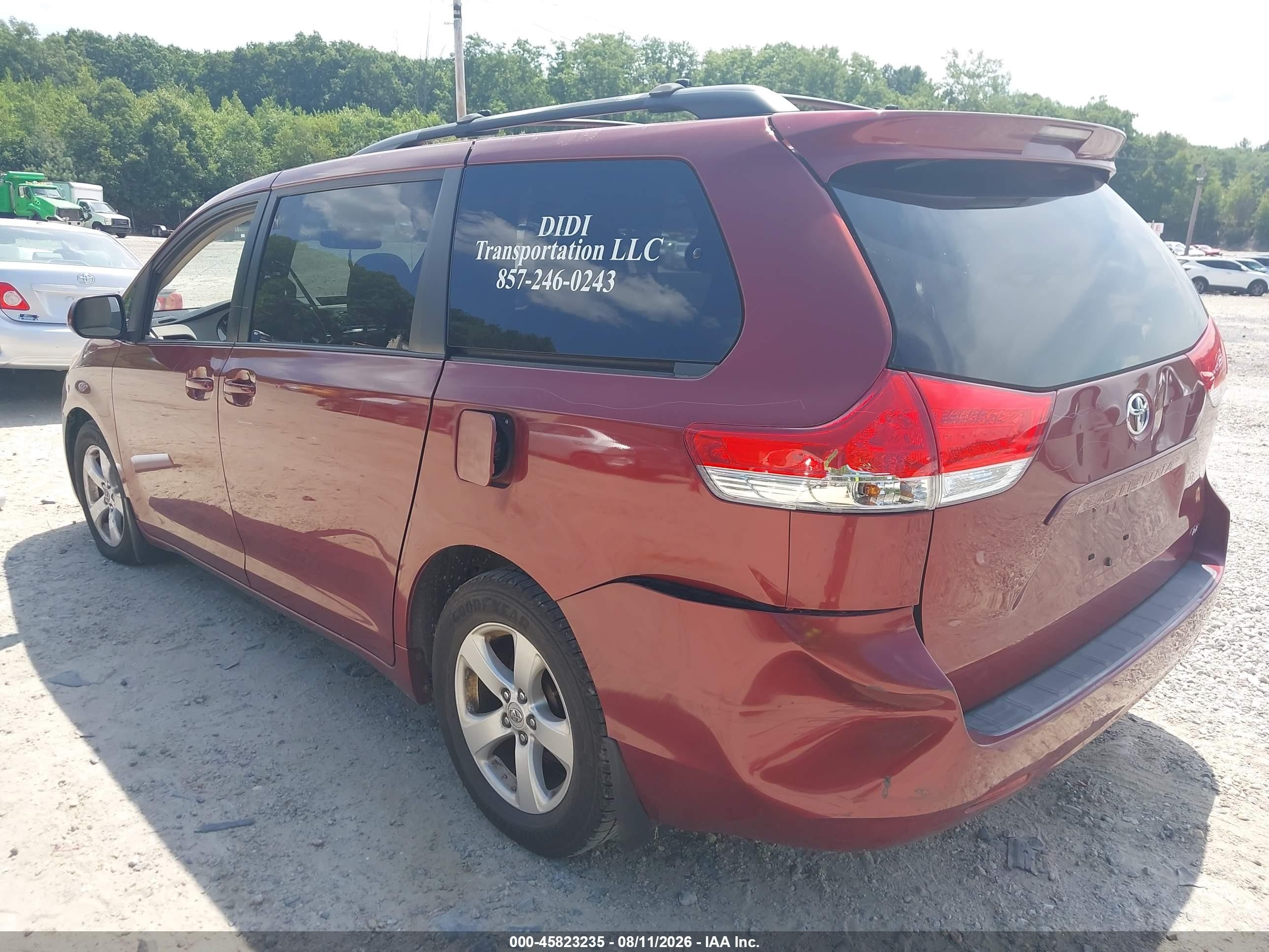 2012 Toyota Sienna Le V6 8 Passenger Red vin: 5TDKK3DC9CS198040