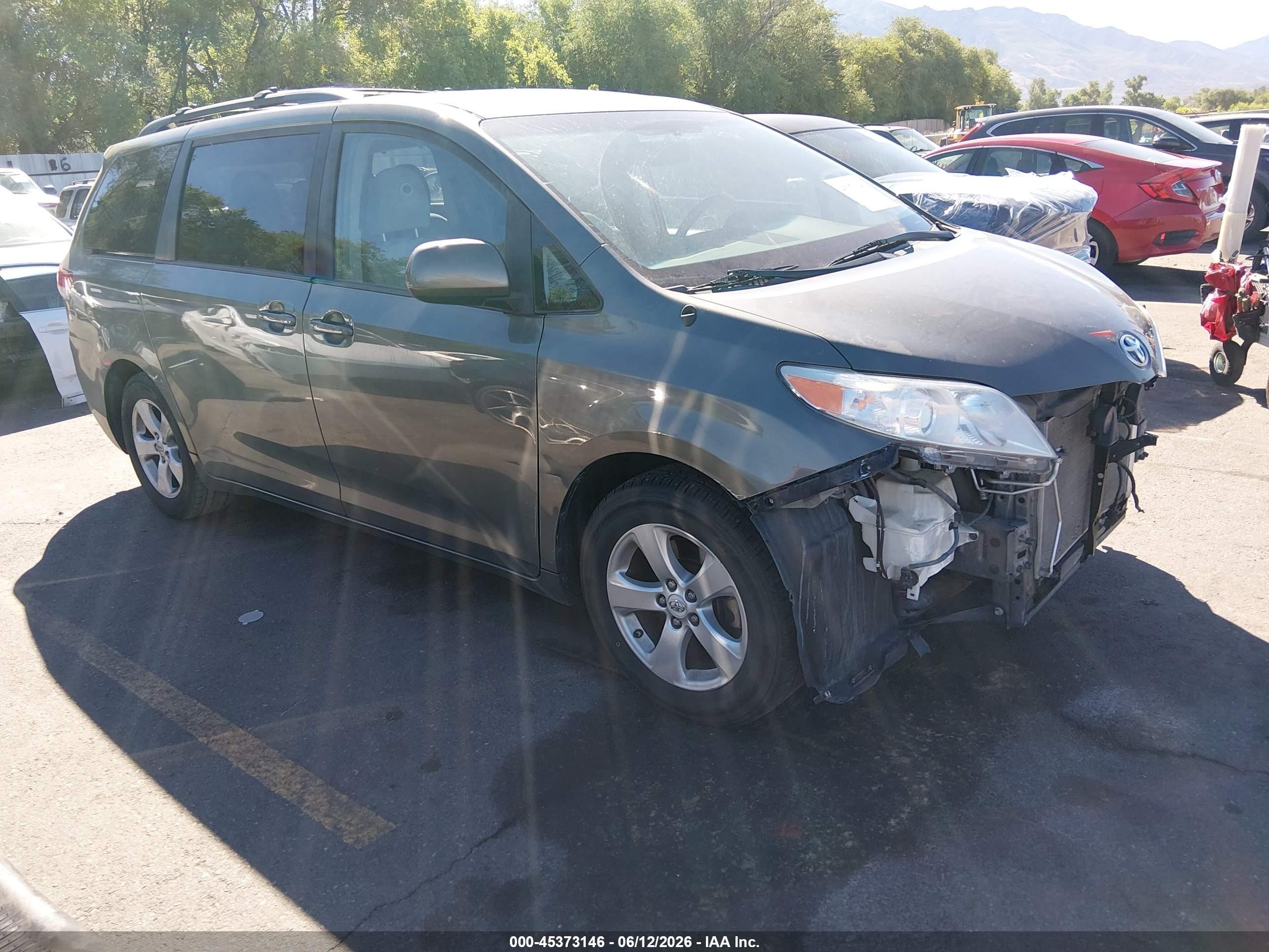 2012 Toyota Sienna Le V6 8 Passenger Gray vin: 5TDKK3DC9CS201549