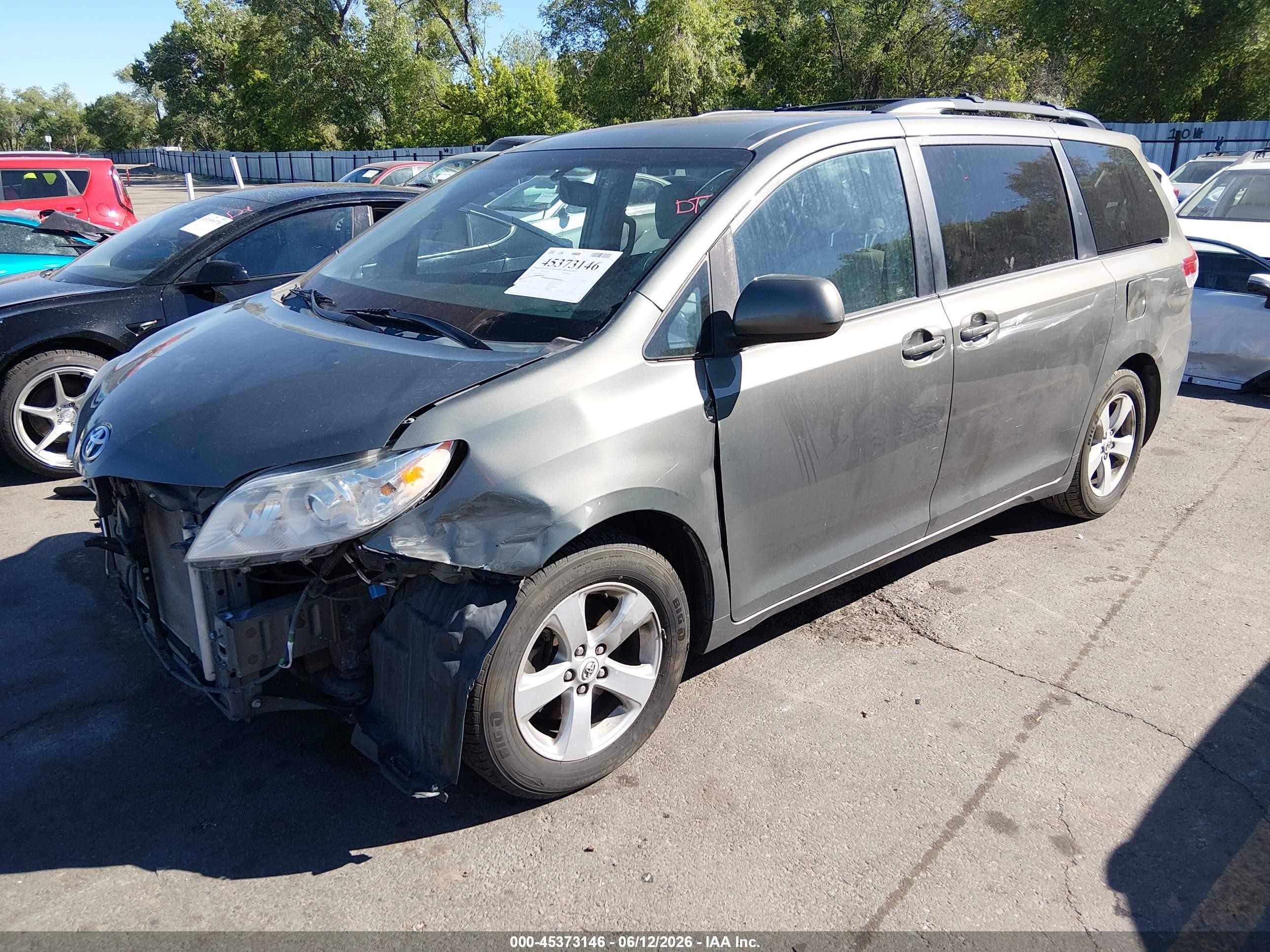 2012 Toyota Sienna Le V6 8 Passenger Gray vin: 5TDKK3DC9CS201549